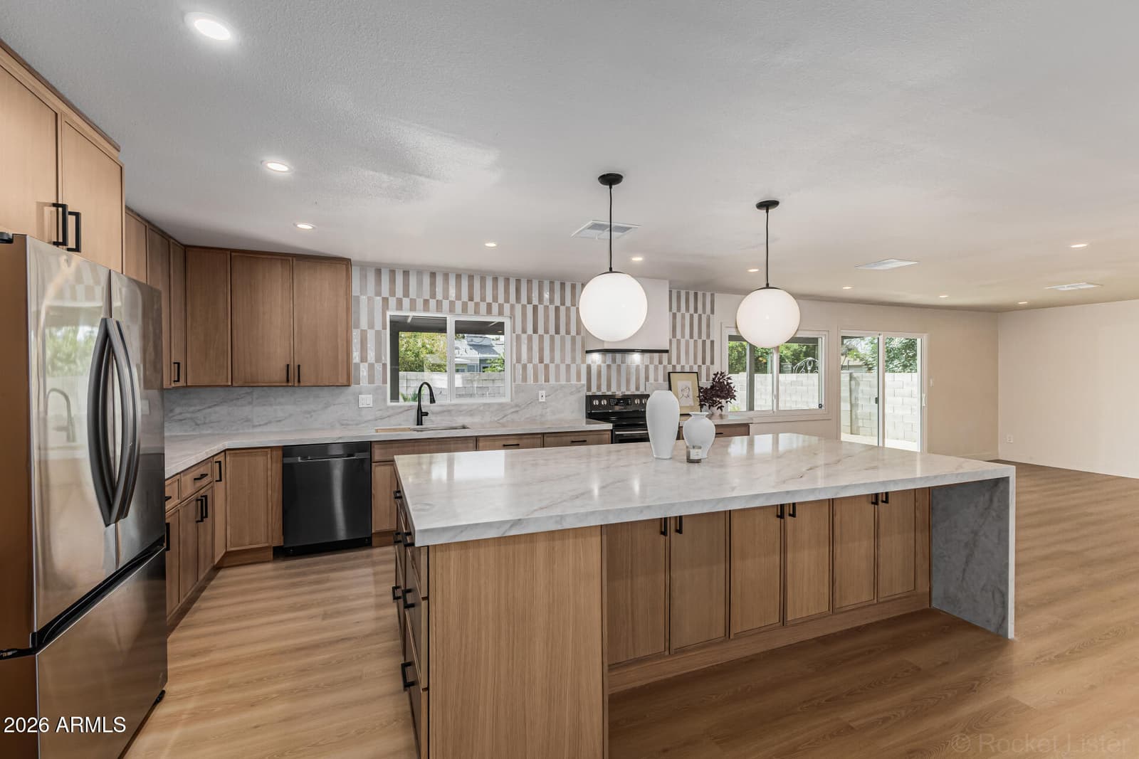 3515 E WINCHCOMB Drive, Phoenix, AZ 85032 — photo 9 of 24