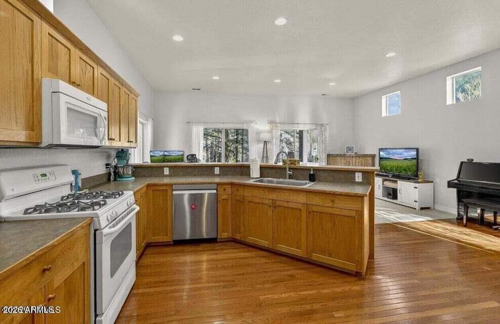 4371 E SAVANNAH Circle, Flagstaff, AZ 86004 — photo 5 of 31