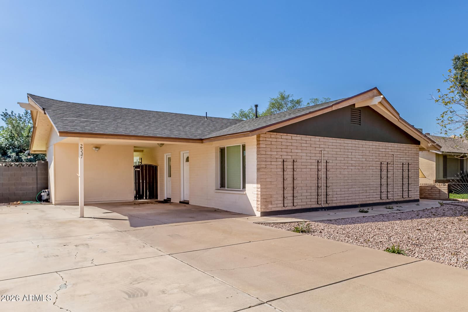2537 E LA JOLLA Drive, Tempe, AZ 85282 — photo 7 of 39