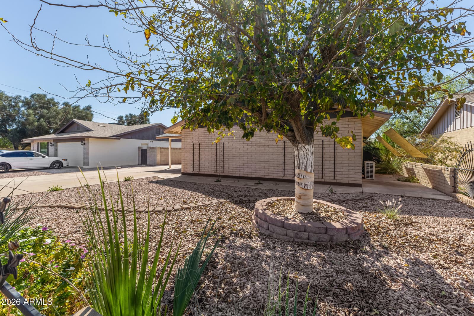 2537 E LA JOLLA Drive, Tempe, AZ 85282 — photo 8 of 39