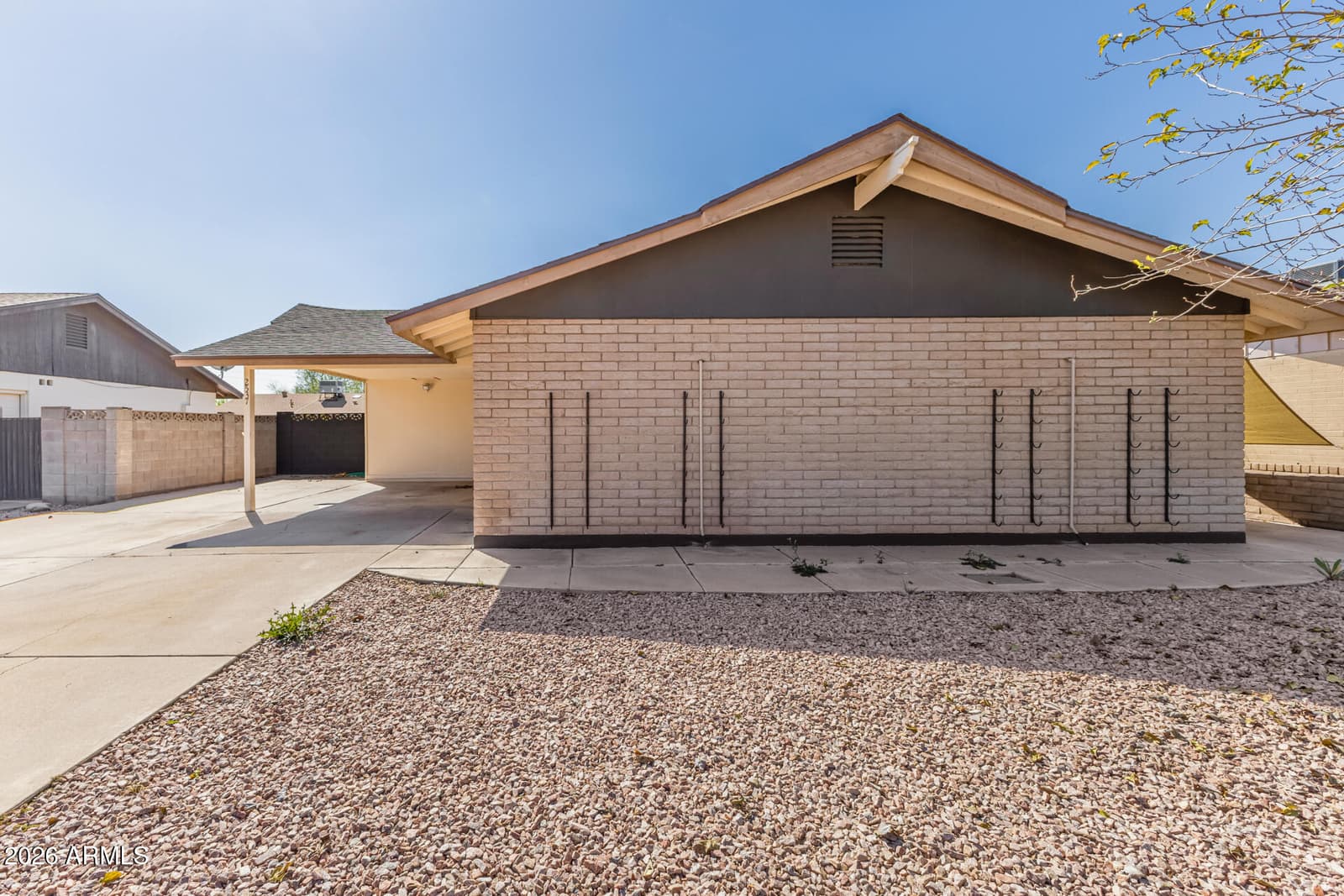 2537 E LA JOLLA Drive, Tempe, AZ 85282 — photo 10 of 39