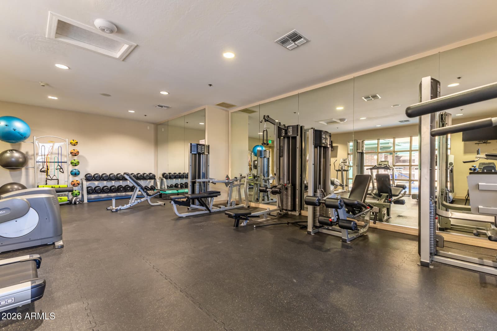 2302 N CENTRAL Avenue 404, Phoenix, AZ 85004 — photo 9 of 43