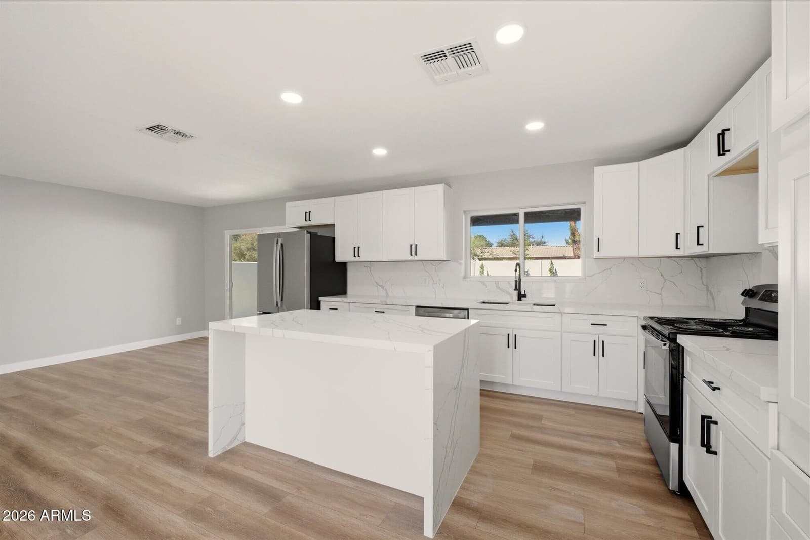 1822 W HIGHLAND Avenue, Phoenix, AZ 85015 — photo 13 of 26