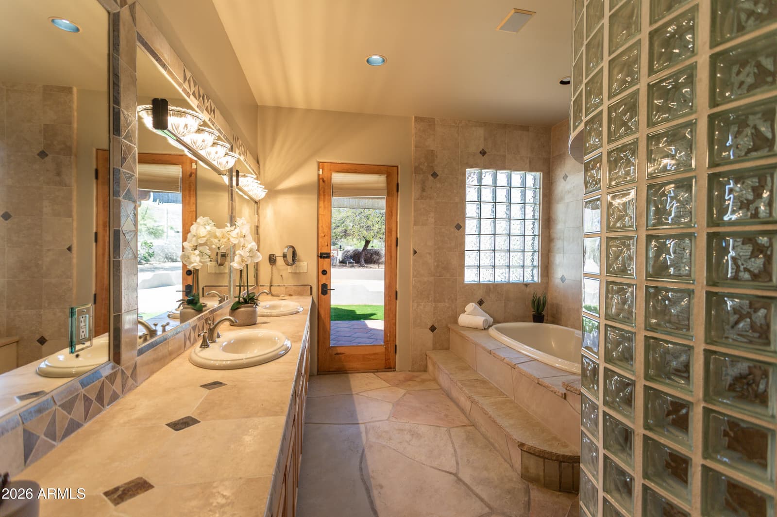 40777 N ECHO CANYON Drive, Cave Creek, AZ 85331 — photo 20 of 94