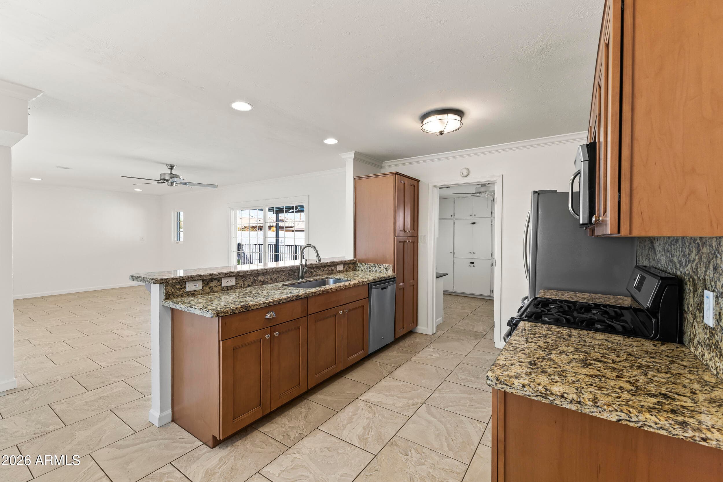 6426 E WILSHIRE Drive, Scottsdale, AZ 85257 — photo 9 of 31