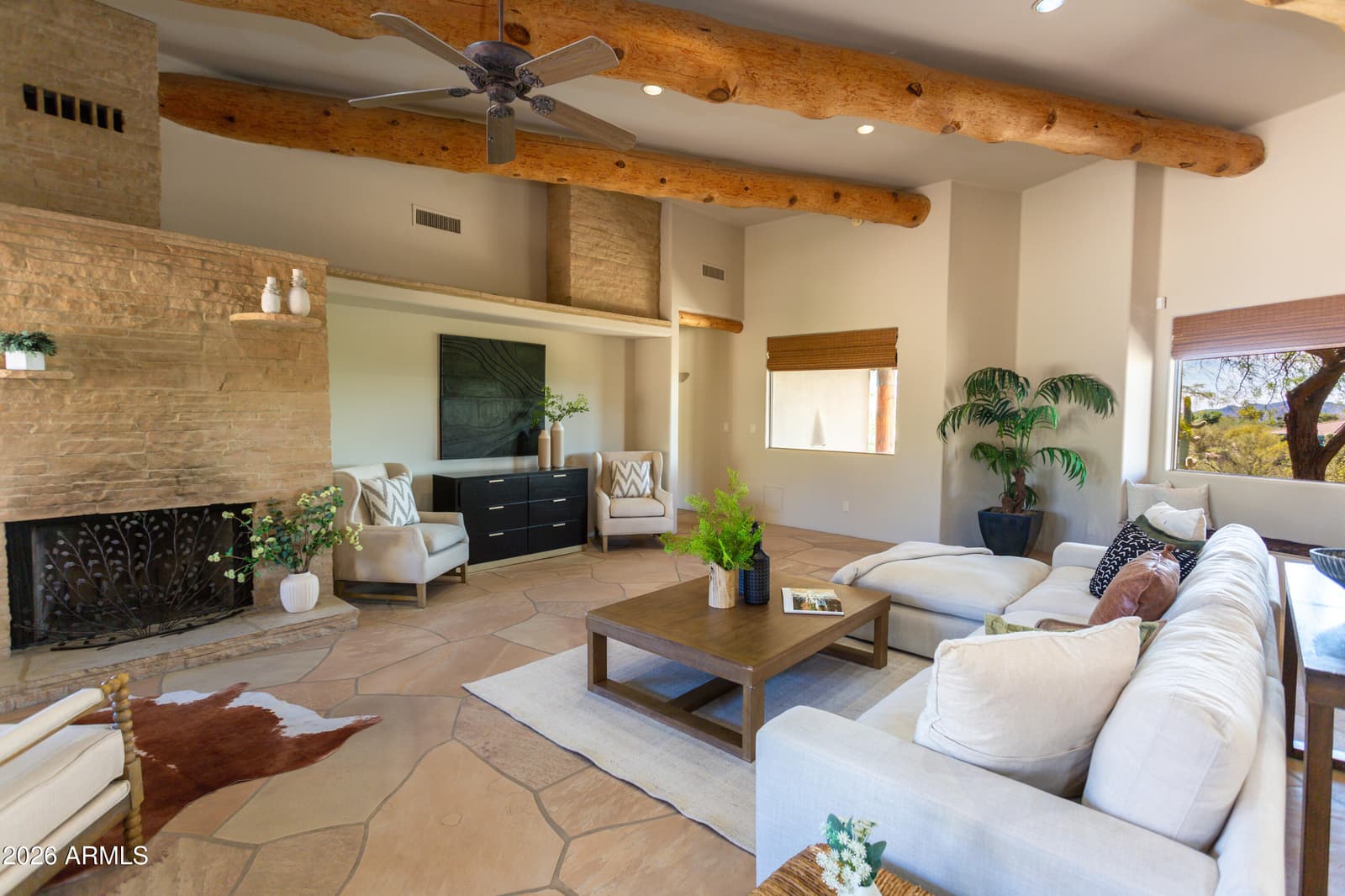 40777 N ECHO CANYON Drive, Cave Creek, AZ 85331 — photo 8 of 94