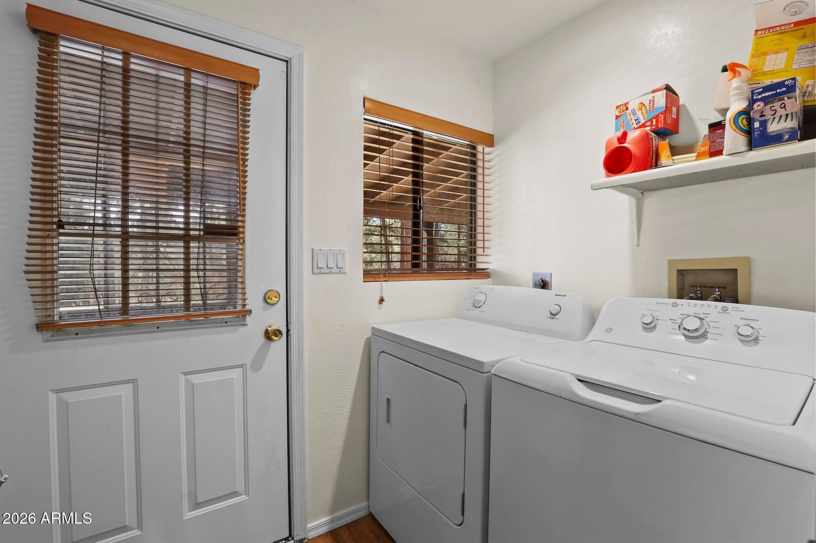 2908 APACHE Drive, Happy Jack, AZ 86024 — photo 10 of 33