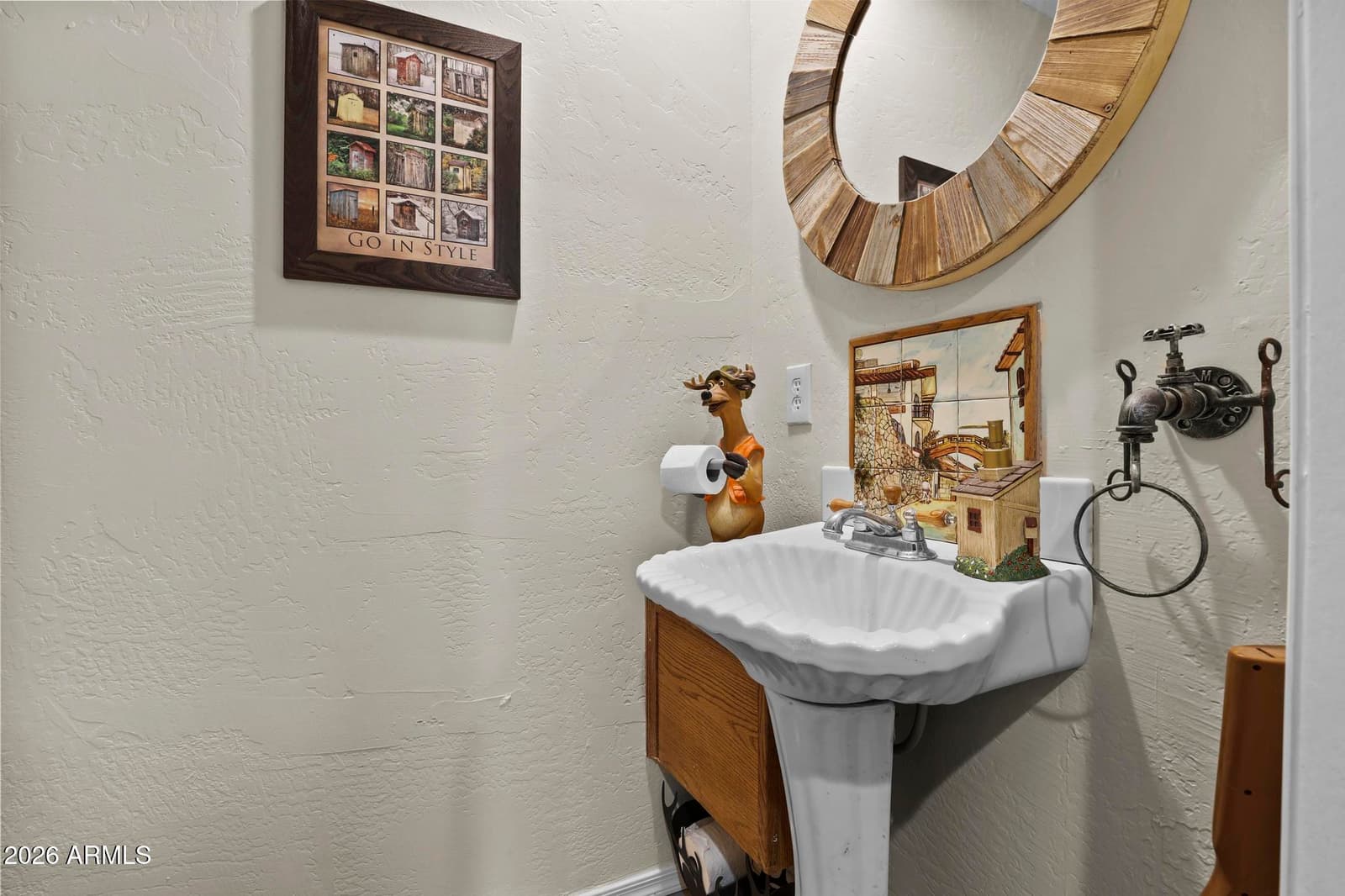 2908 APACHE Drive, Happy Jack, AZ 86024 — photo 19 of 33