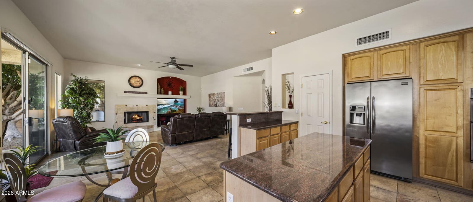 320 E MARYLAND Avenue, Phoenix, AZ 85012 — photo 9 of 41