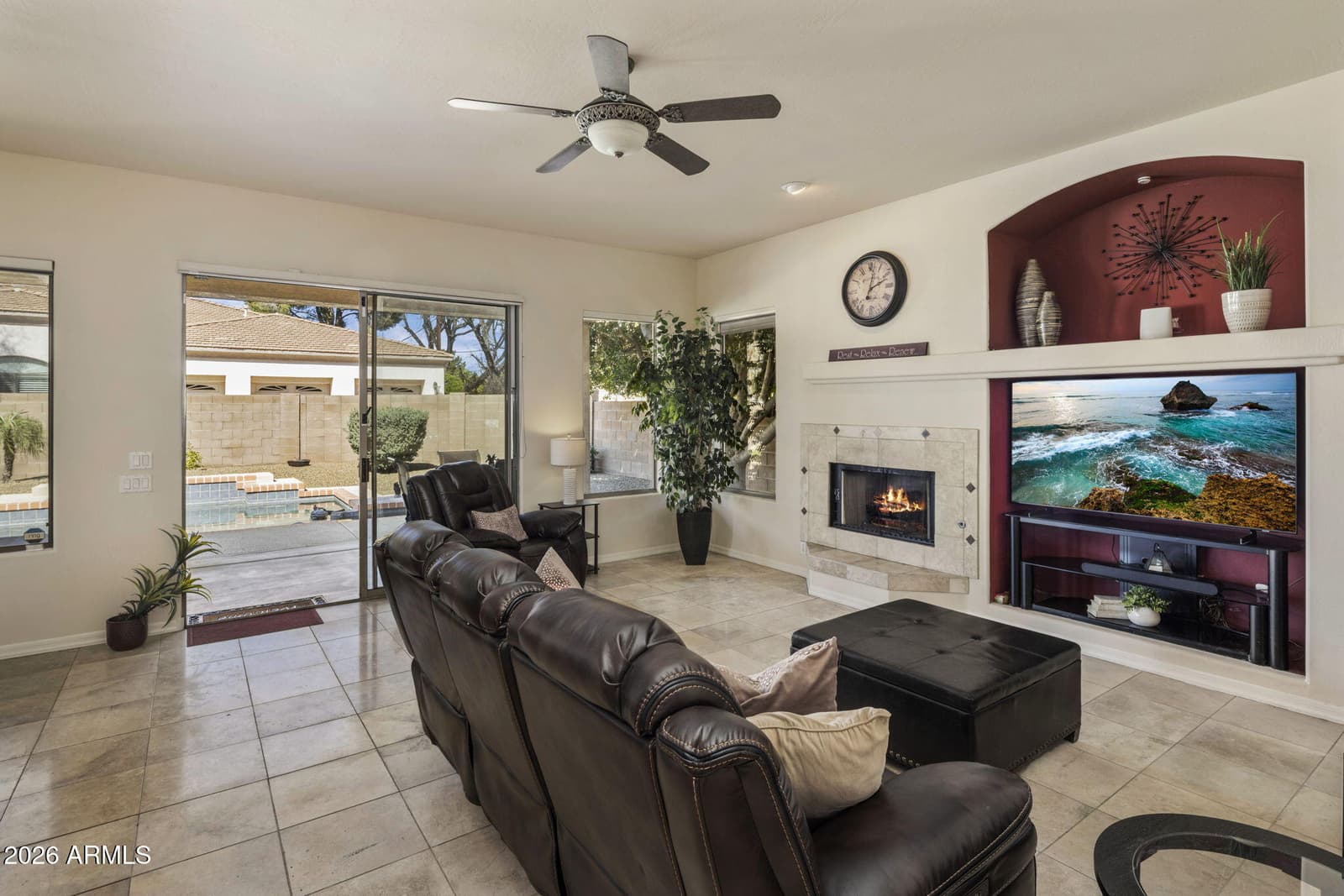 320 E MARYLAND Avenue, Phoenix, AZ 85012 — photo 6 of 41