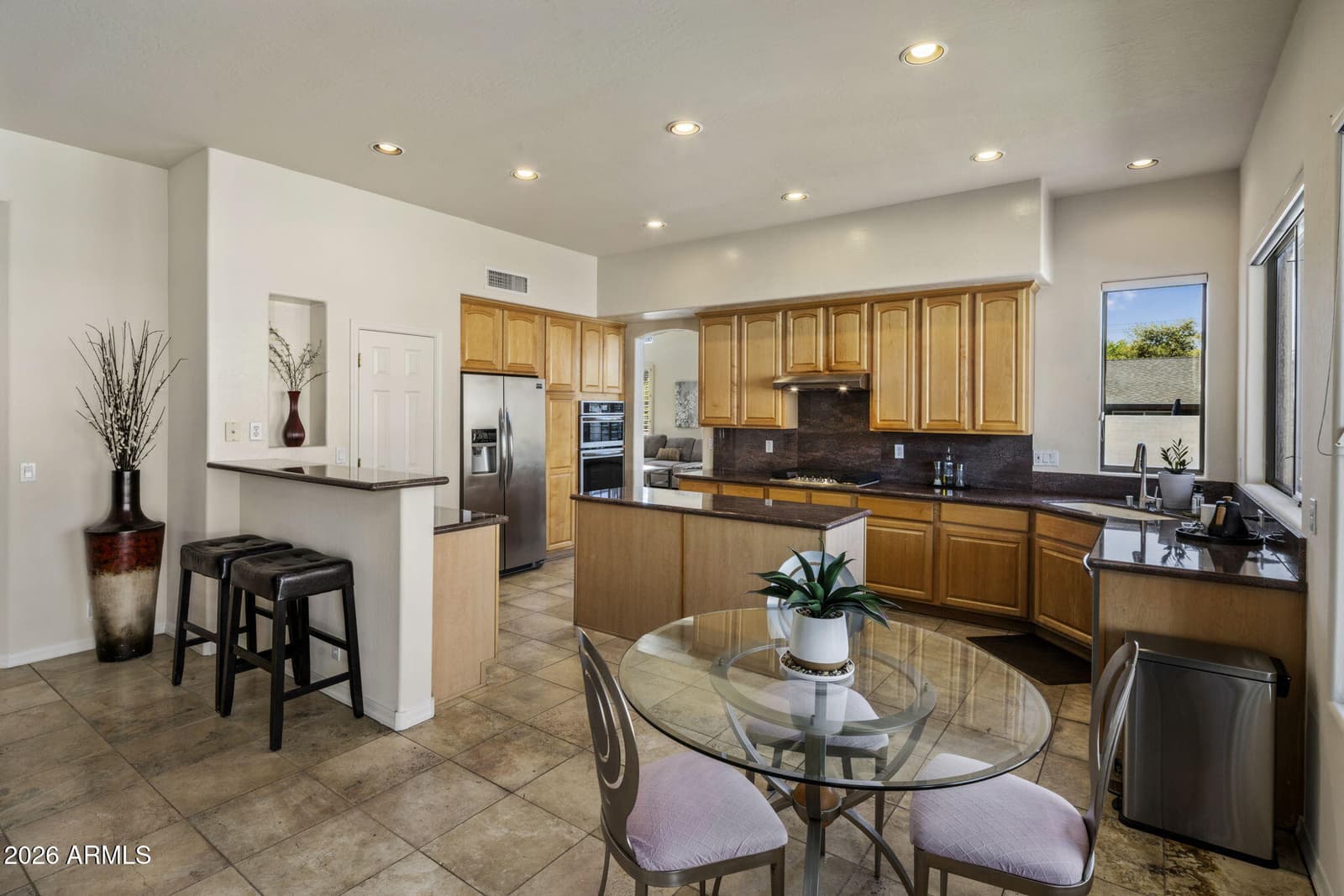 320 E MARYLAND Avenue, Phoenix, AZ 85012 — photo 12 of 41