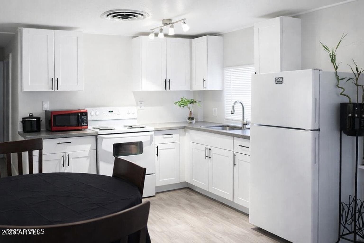 10401 N Cave Creek Road 254, Phoenix, AZ 85020 — photo 11 of 16