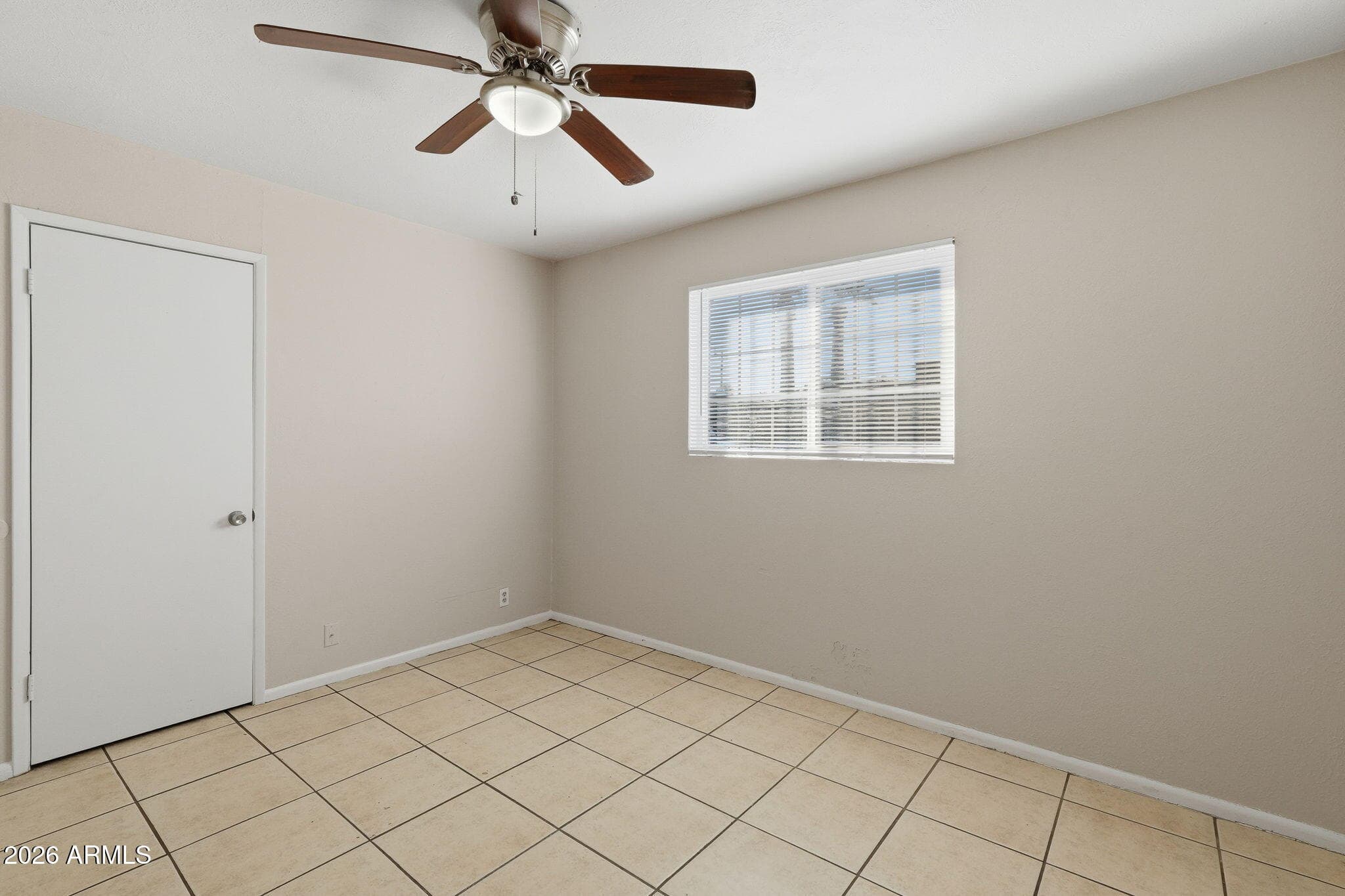 1852 E MOBILE Lane, Phoenix, AZ 85040 — photo 11 of 30