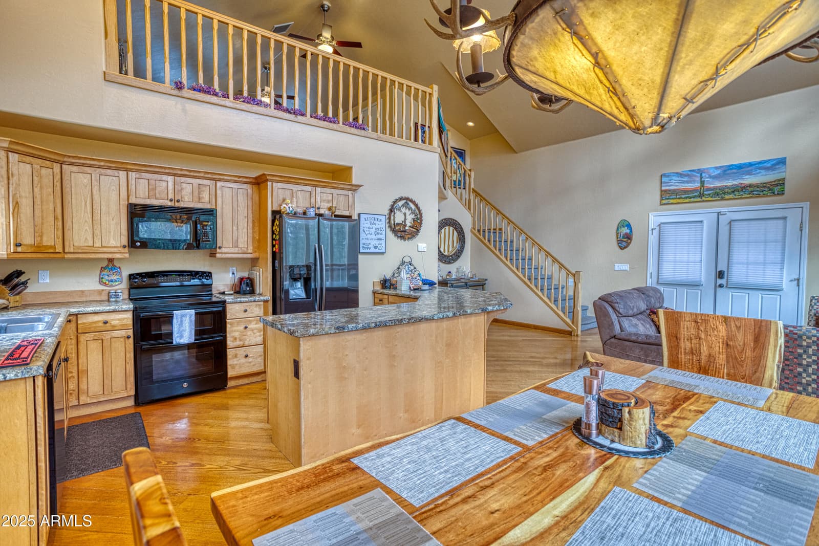 2745 S HIDDEN OAKS Drive, Show Low, AZ 85901 — photo 6 of 45