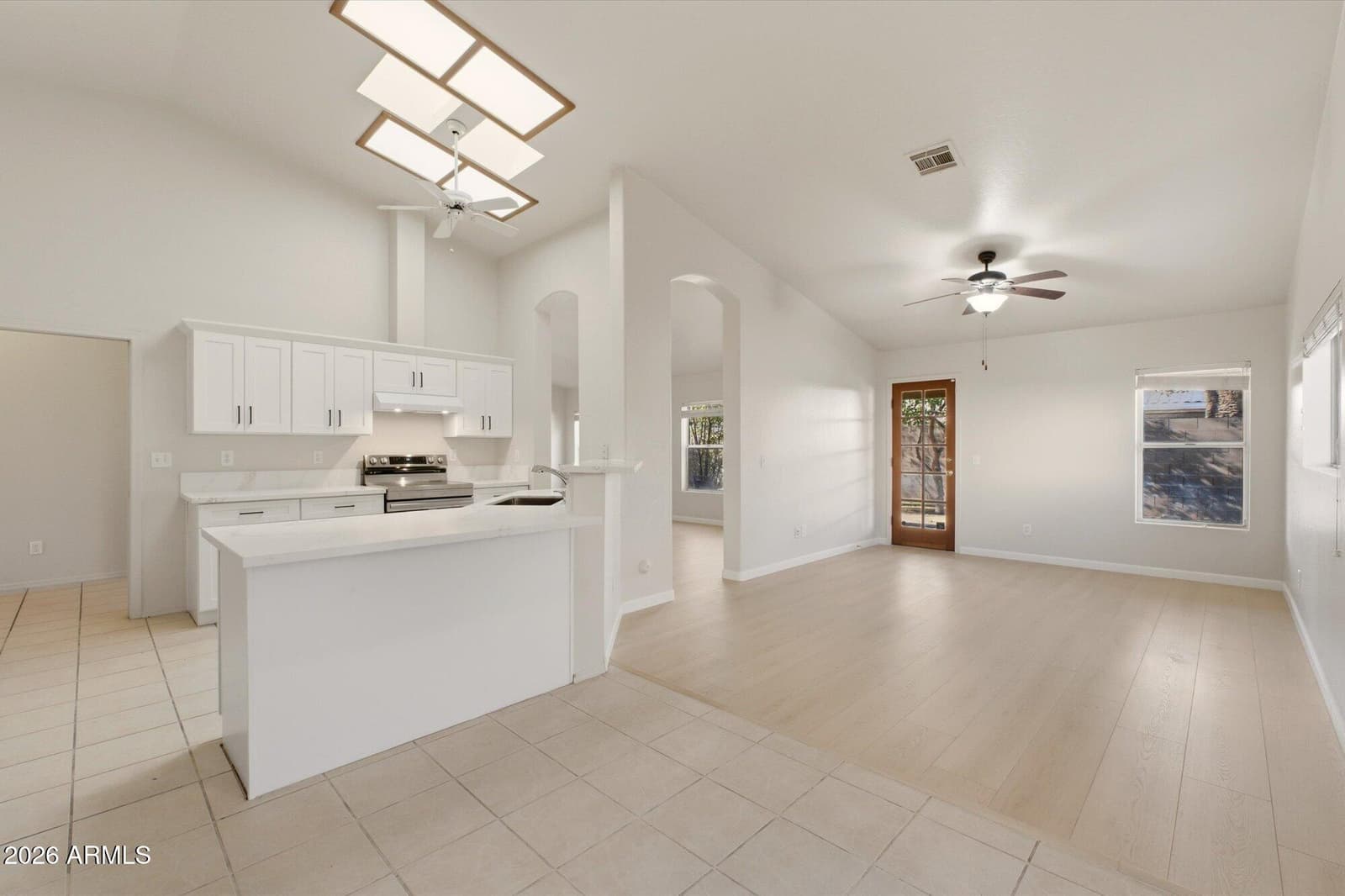 814 E Stanford Avenue, Gilbert, AZ 85234 — photo 6 of 38