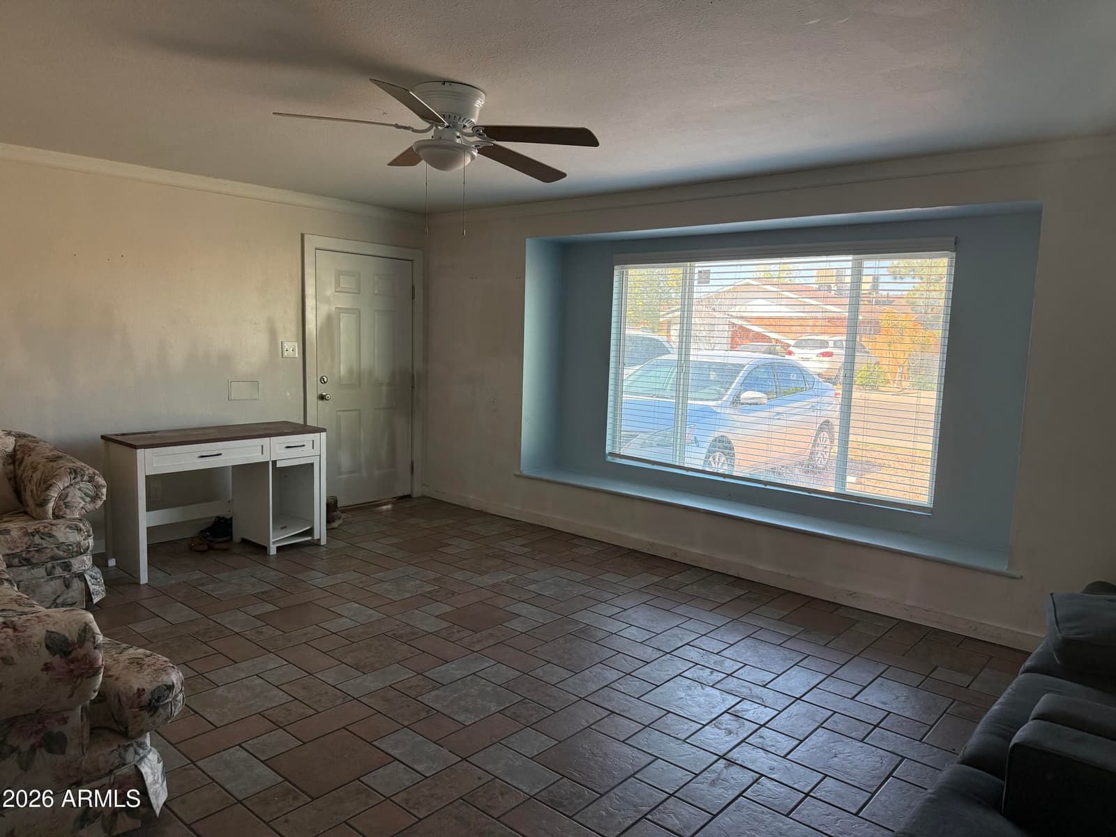 3725 W KEIM Drive, Phoenix, AZ 85019 — photo 4 of 18