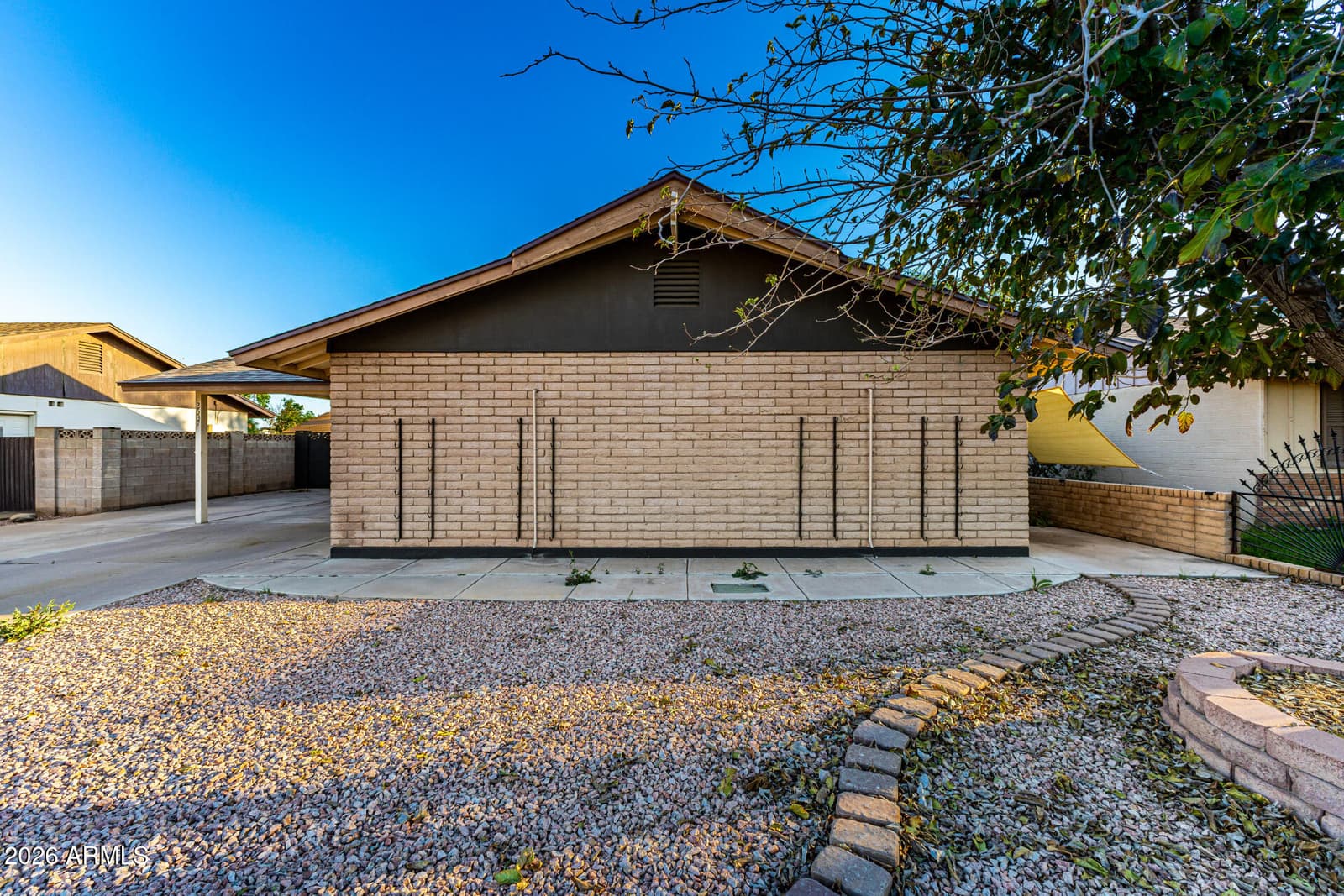 2537 E LA JOLLA Drive, Tempe, AZ 85282 — photo 12 of 39