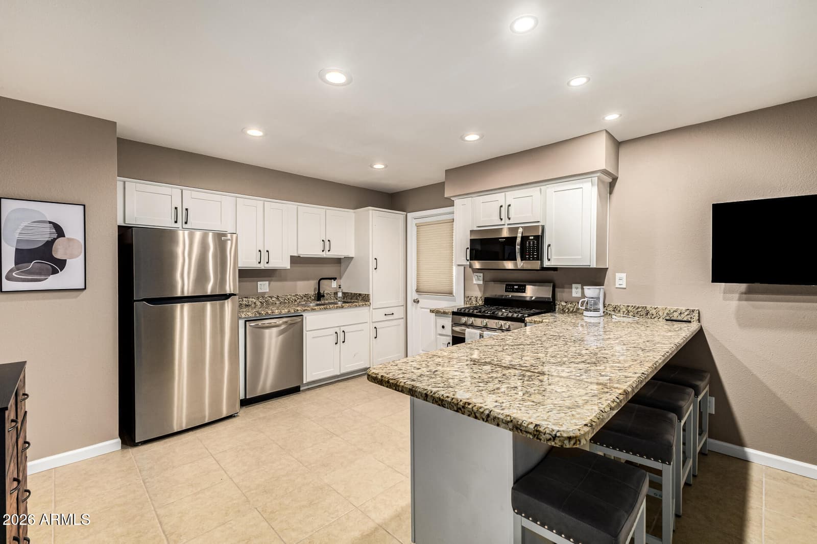 2537 E LA JOLLA Drive, Tempe, AZ 85282 — photo 18 of 39