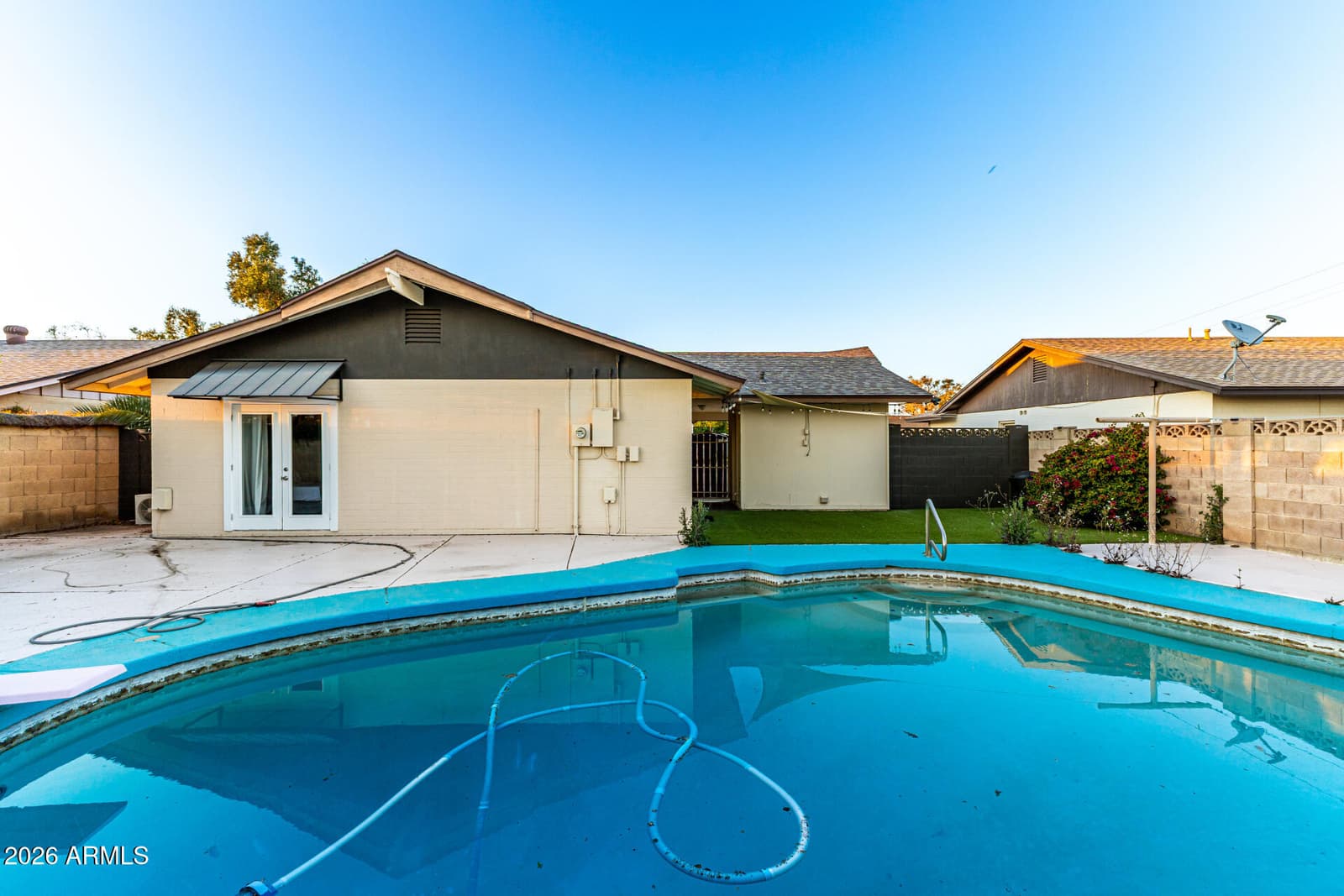 2537 E LA JOLLA Drive, Tempe, AZ 85282 — photo 4 of 39