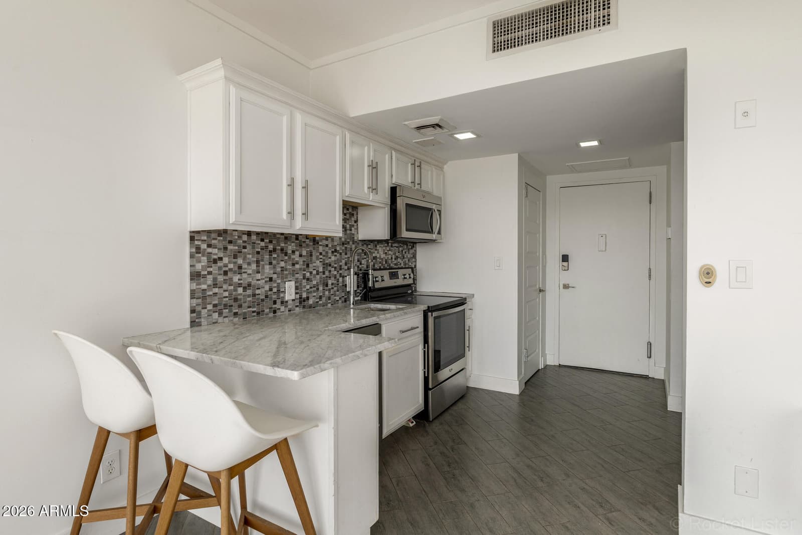 4750 N CENTRAL Avenue E16, Phoenix, AZ 85012 — photo 8 of 29