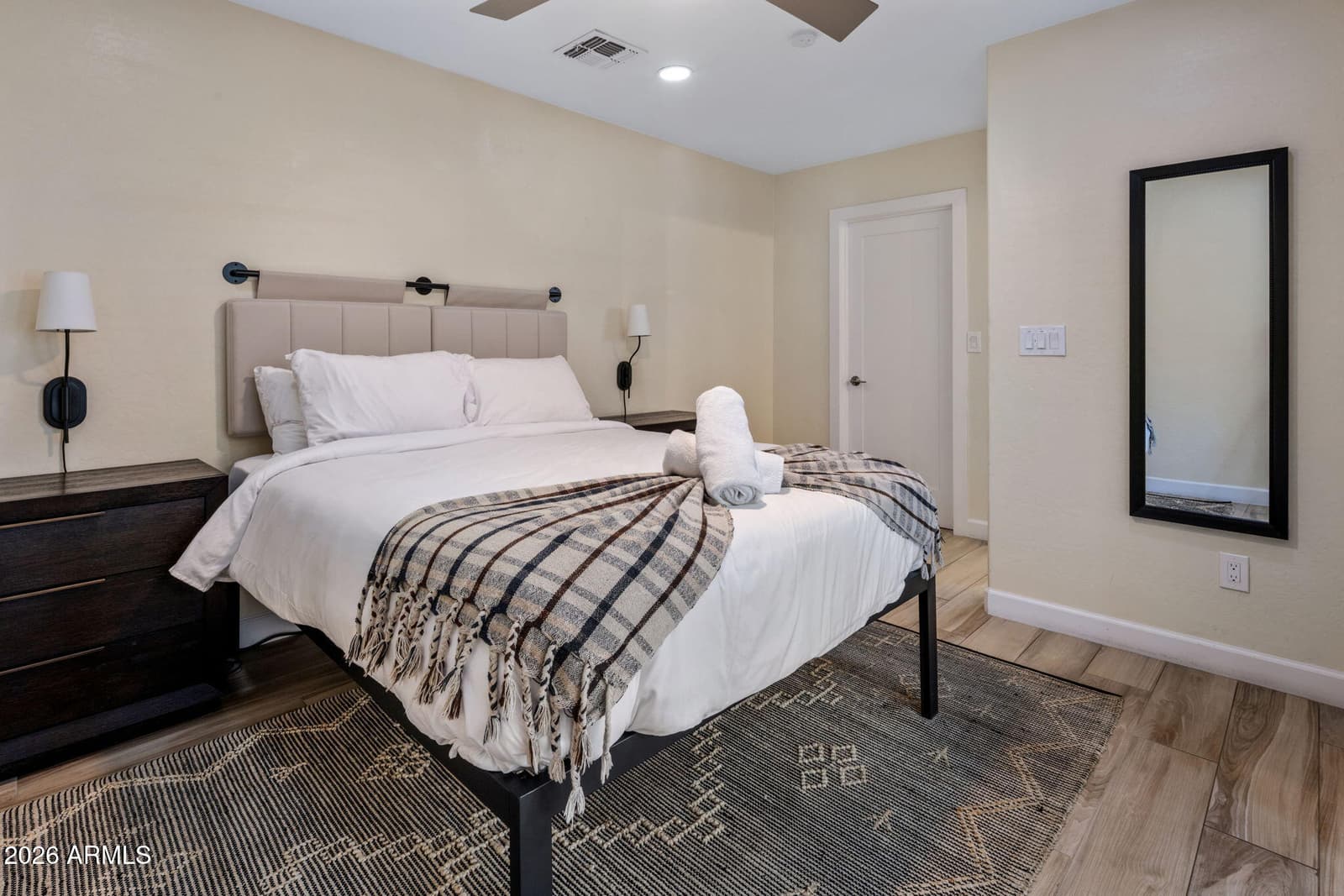 5839 E VOLTAIRE Avenue, Scottsdale, AZ 85254 — photo 13 of 44