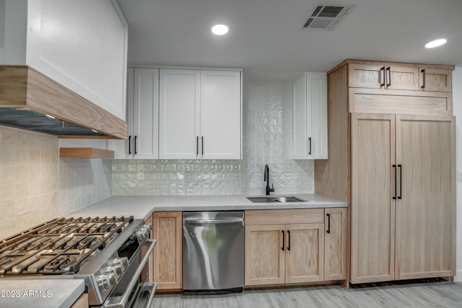 8349 E COLUMBUS Avenue, Scottsdale, AZ 85251 — photo 12 of 56