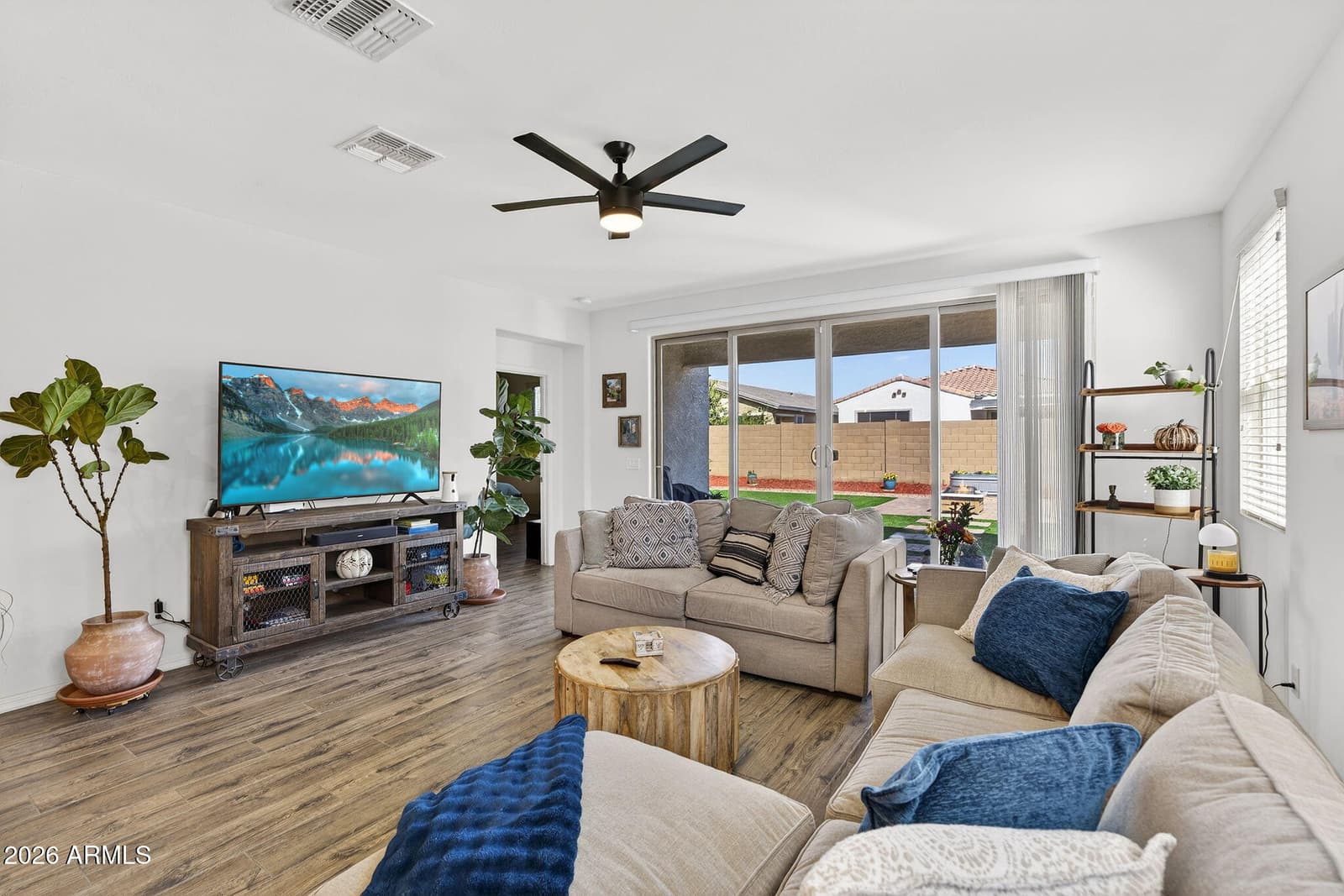 9440 W WILLOW BEND Lane, Phoenix, AZ 85037 — photo 5 of 56