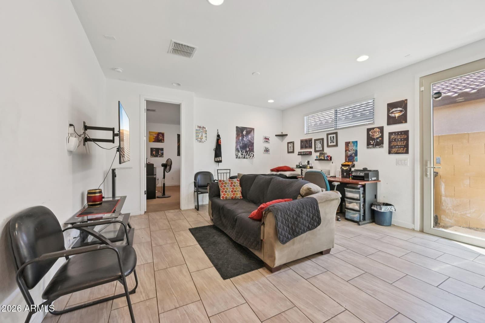 1545 W CARMEN Street, Phoenix, AZ 85041 — photo 10 of 12