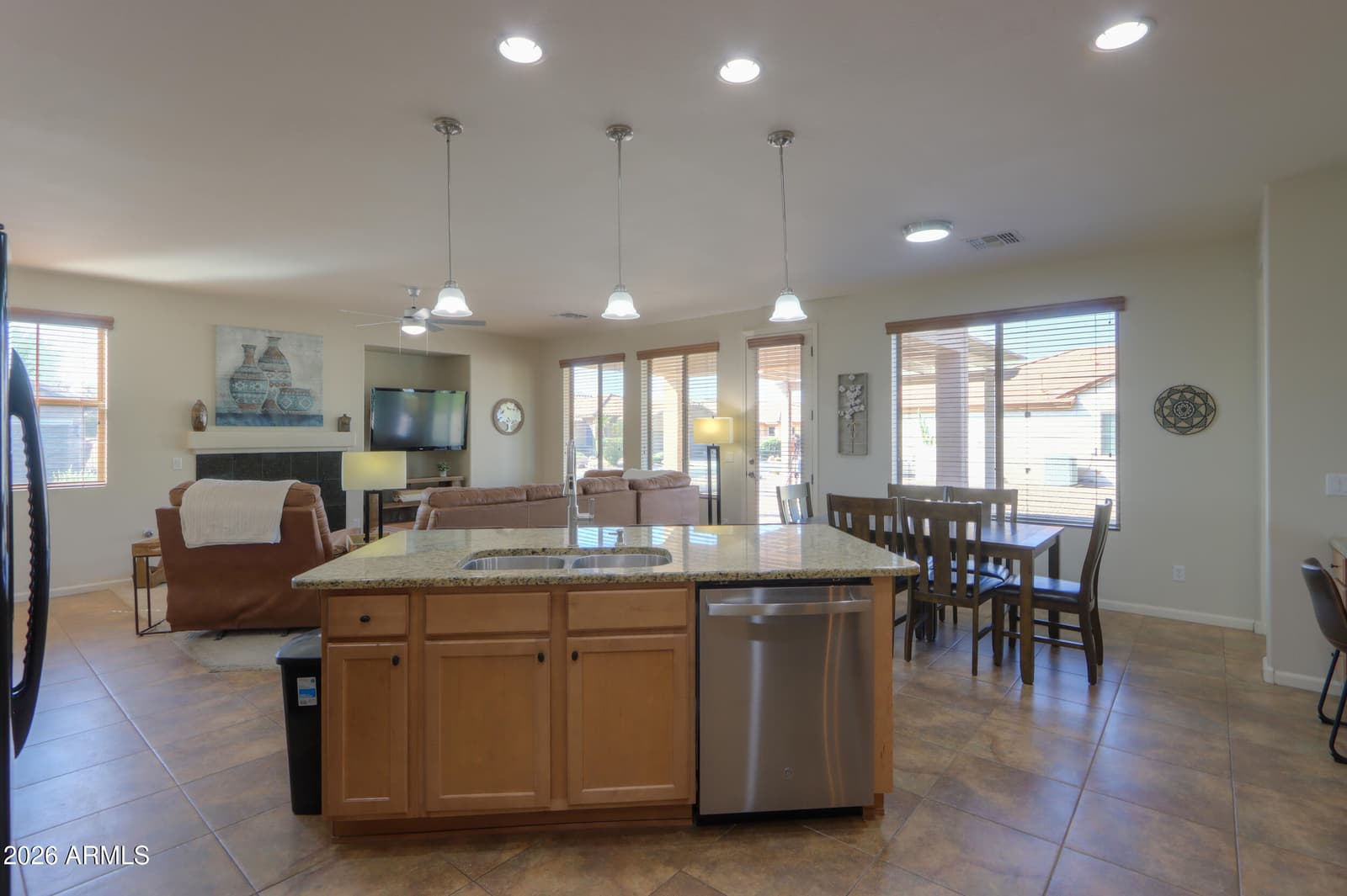5256 N GILA TRAIL Drive, Eloy, AZ 85131 — photo 7 of 27
