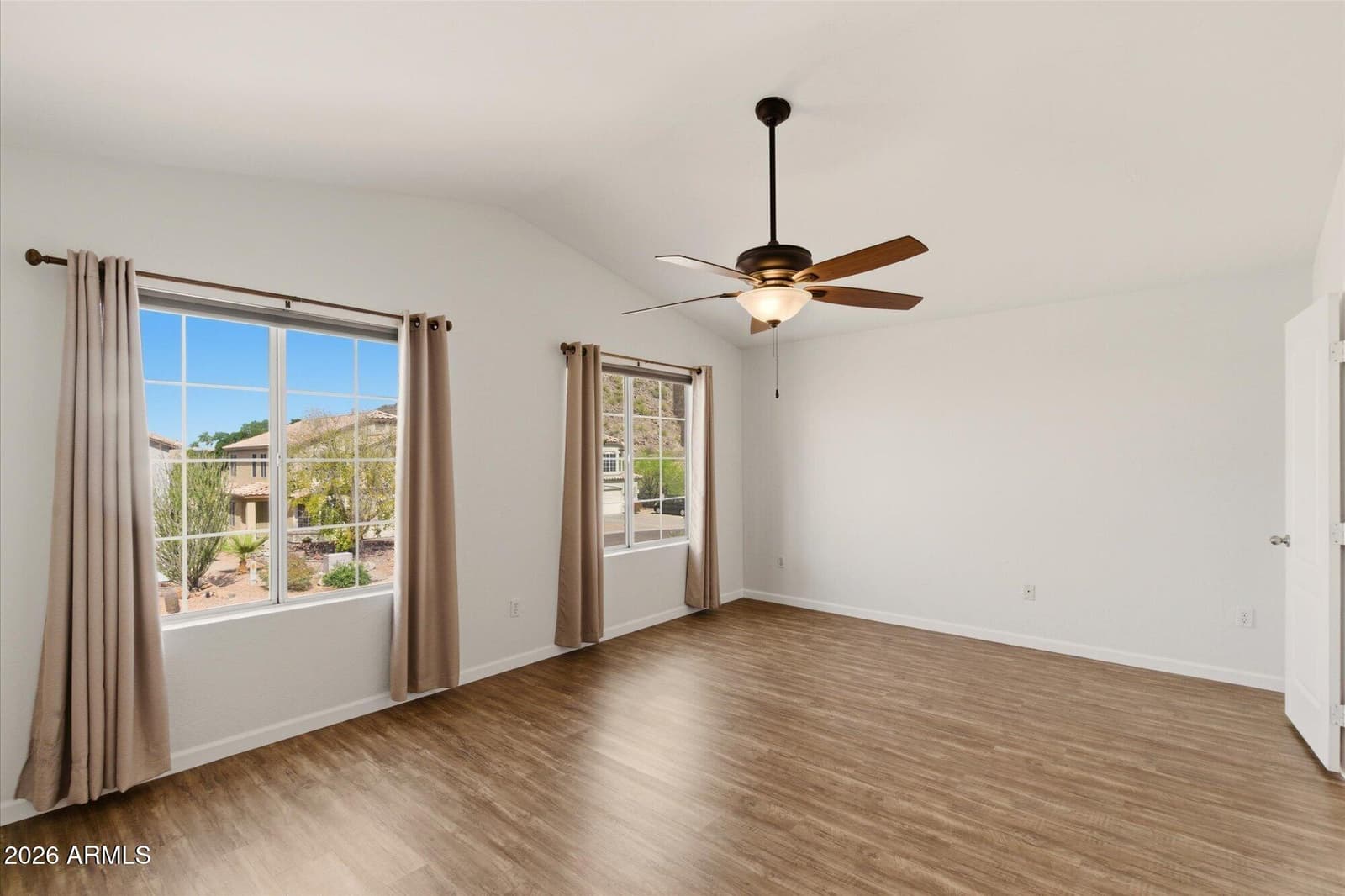 1723 E Blackhawk Drive E, Phoenix, AZ 85024 — photo 15 of 33