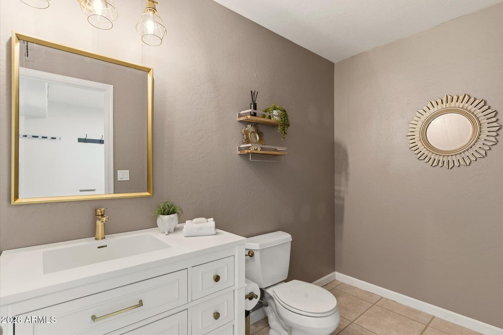 1723 E Blackhawk Drive E, Phoenix, AZ 85024 — photo 12 of 33