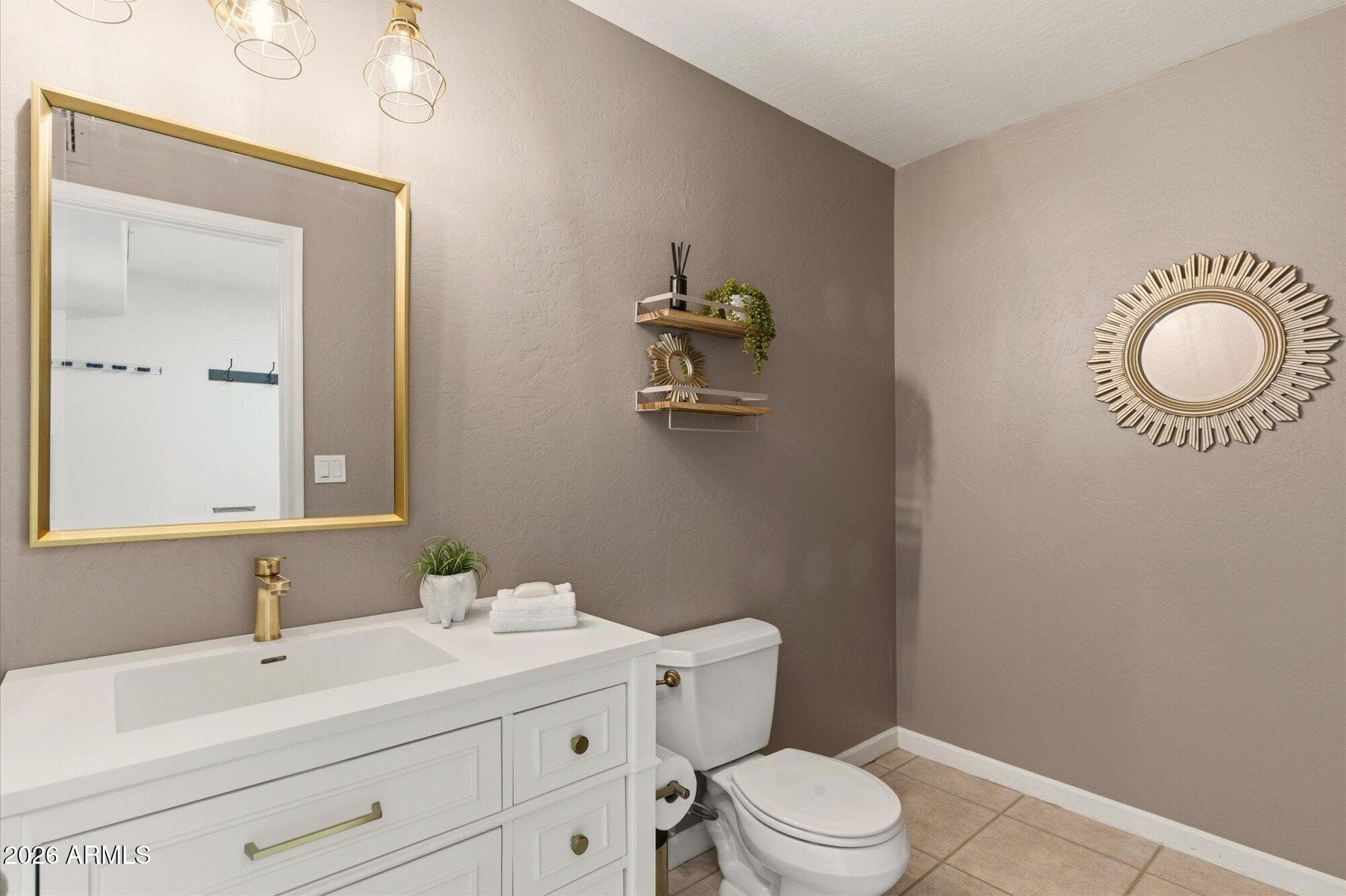 1723 E Blackhawk Drive E, Phoenix, AZ 85024 — photo 12 of 33