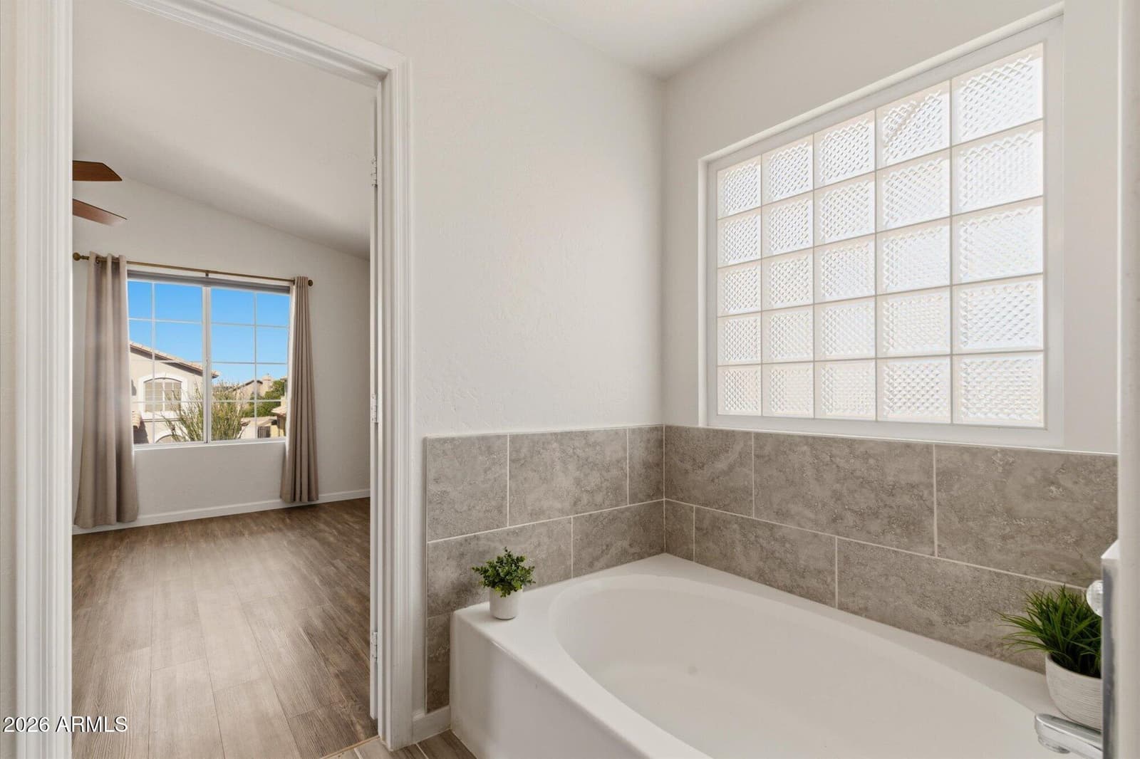 1723 E Blackhawk Drive E, Phoenix, AZ 85024 — photo 19 of 33