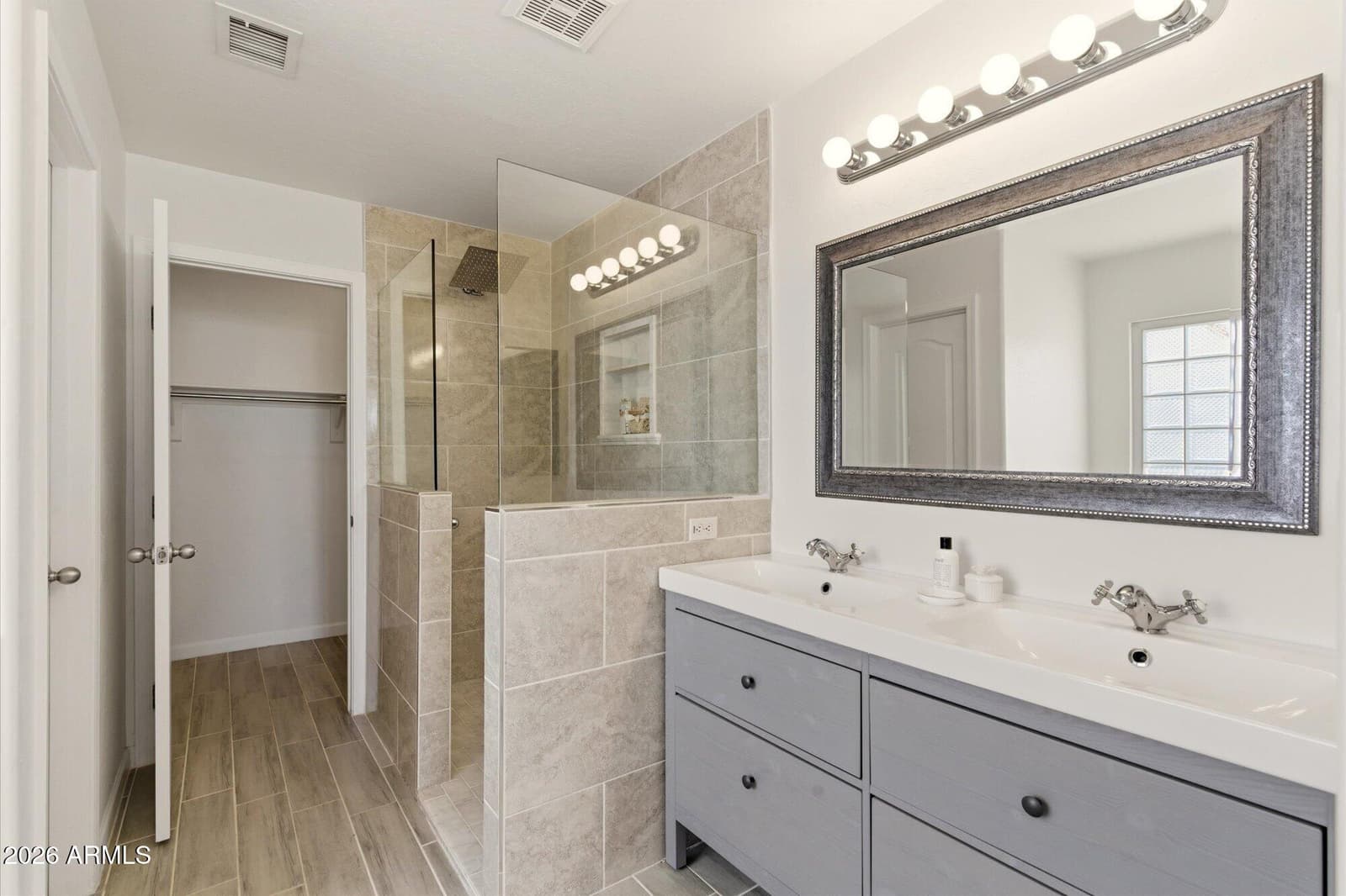 1723 E Blackhawk Drive E, Phoenix, AZ 85024 — photo 17 of 33