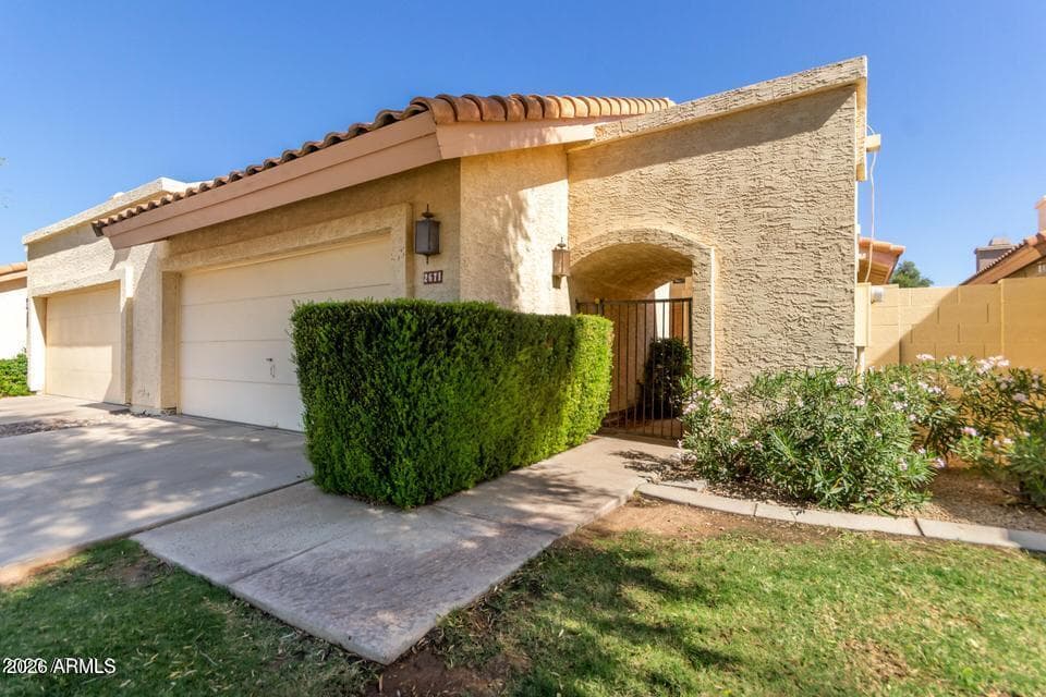 2671 N TAMARISK Street, Chandler, AZ 85224 — photo 2 of 23