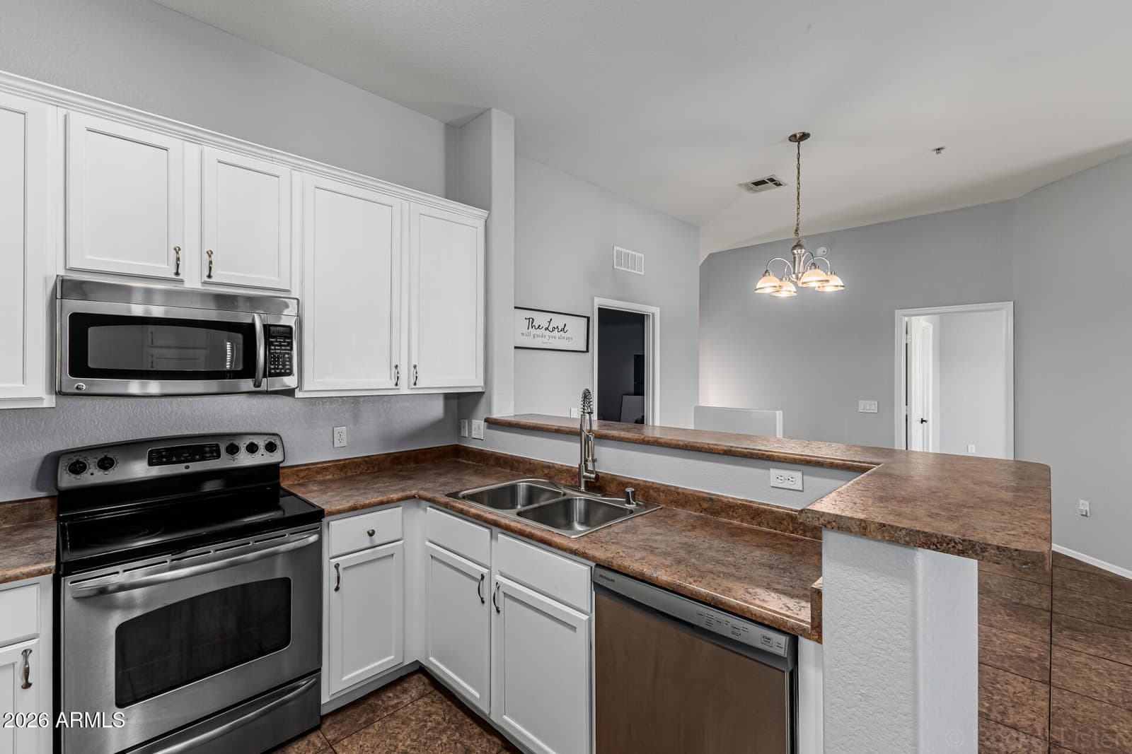 462 N 168TH Lane, Goodyear, AZ 85338 — photo 8 of 32
