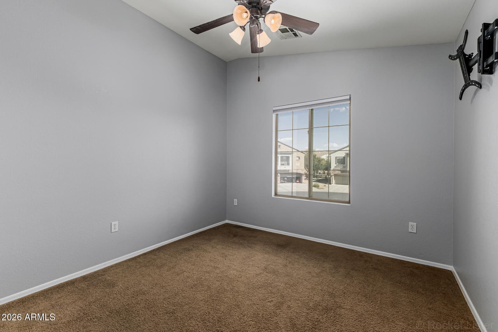 462 N 168TH Lane, Goodyear, AZ 85338 — photo 14 of 32