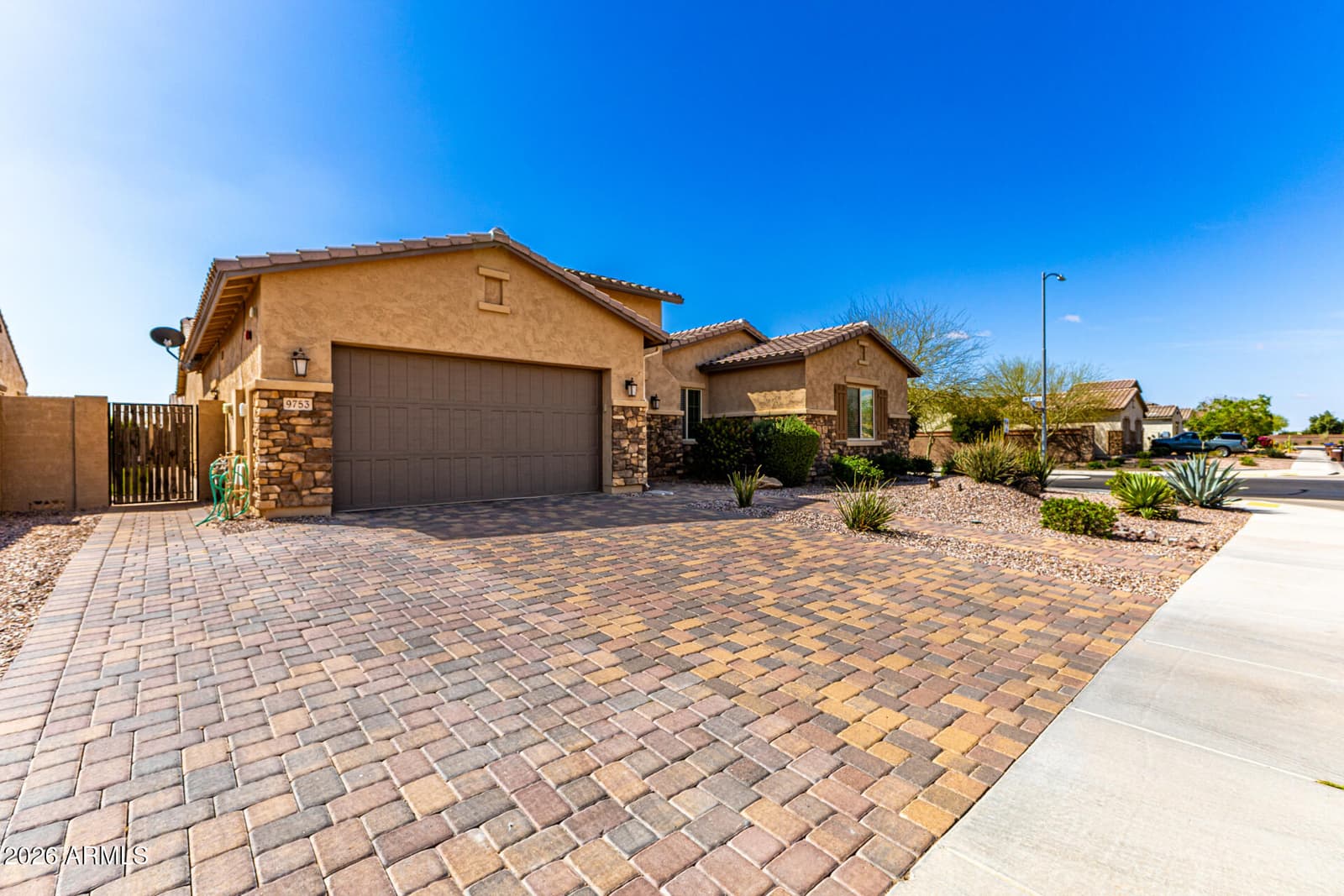 9753 W ROWEL Road, Peoria, AZ 85383 — photo 5 of 41