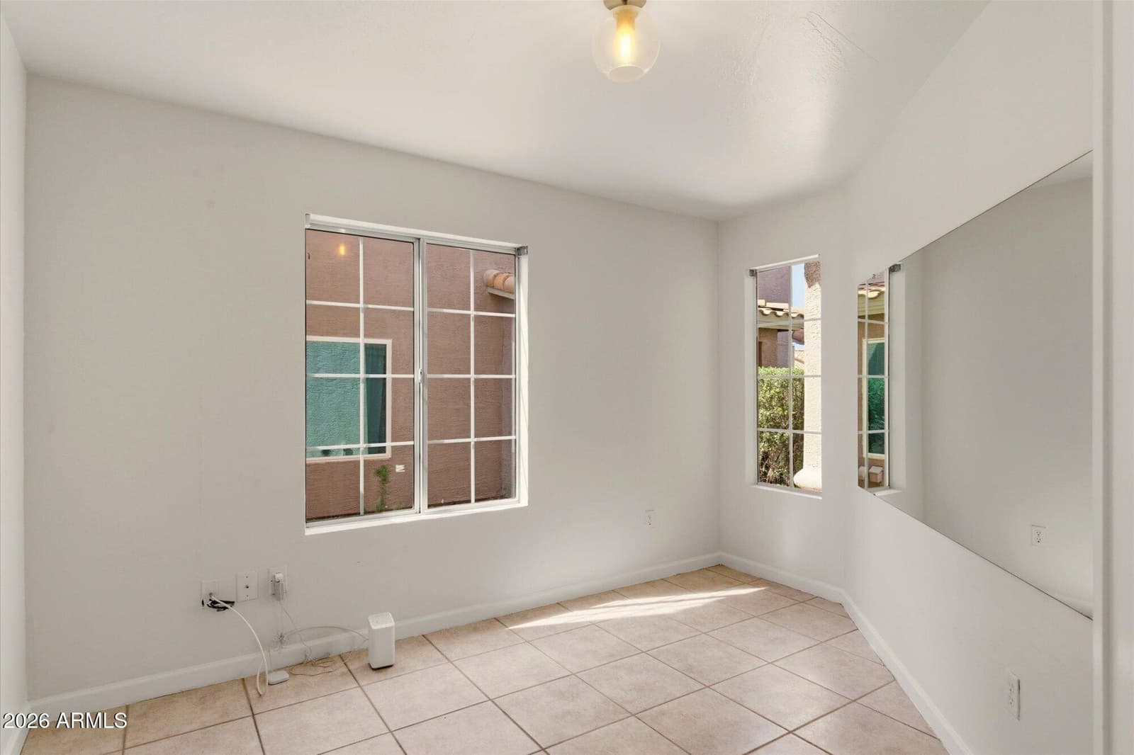 1723 E Blackhawk Drive E, Phoenix, AZ 85024 — photo 11 of 33