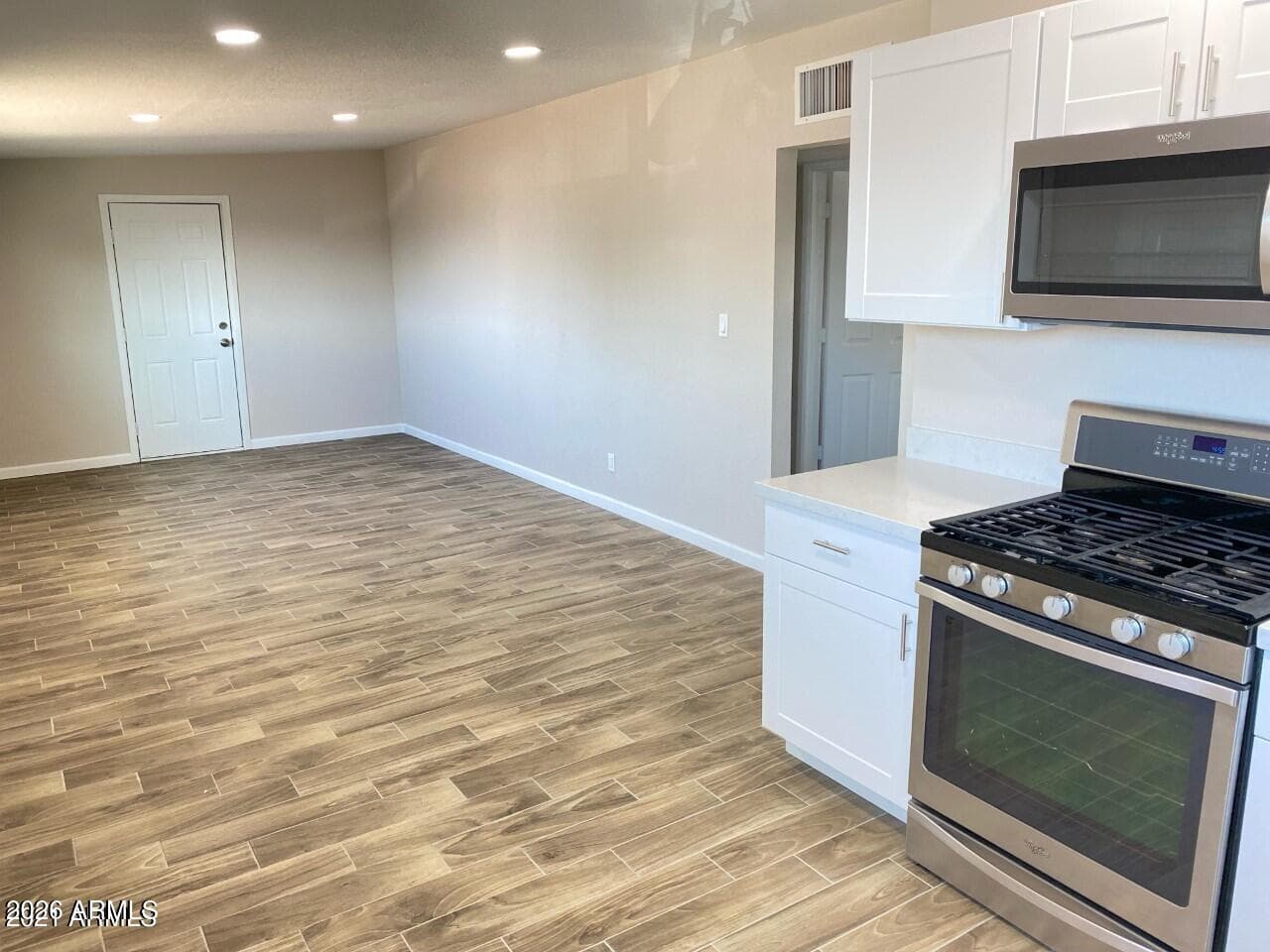 2301 E LYNNE Lane, Phoenix, AZ 85042 — photo 8 of 17
