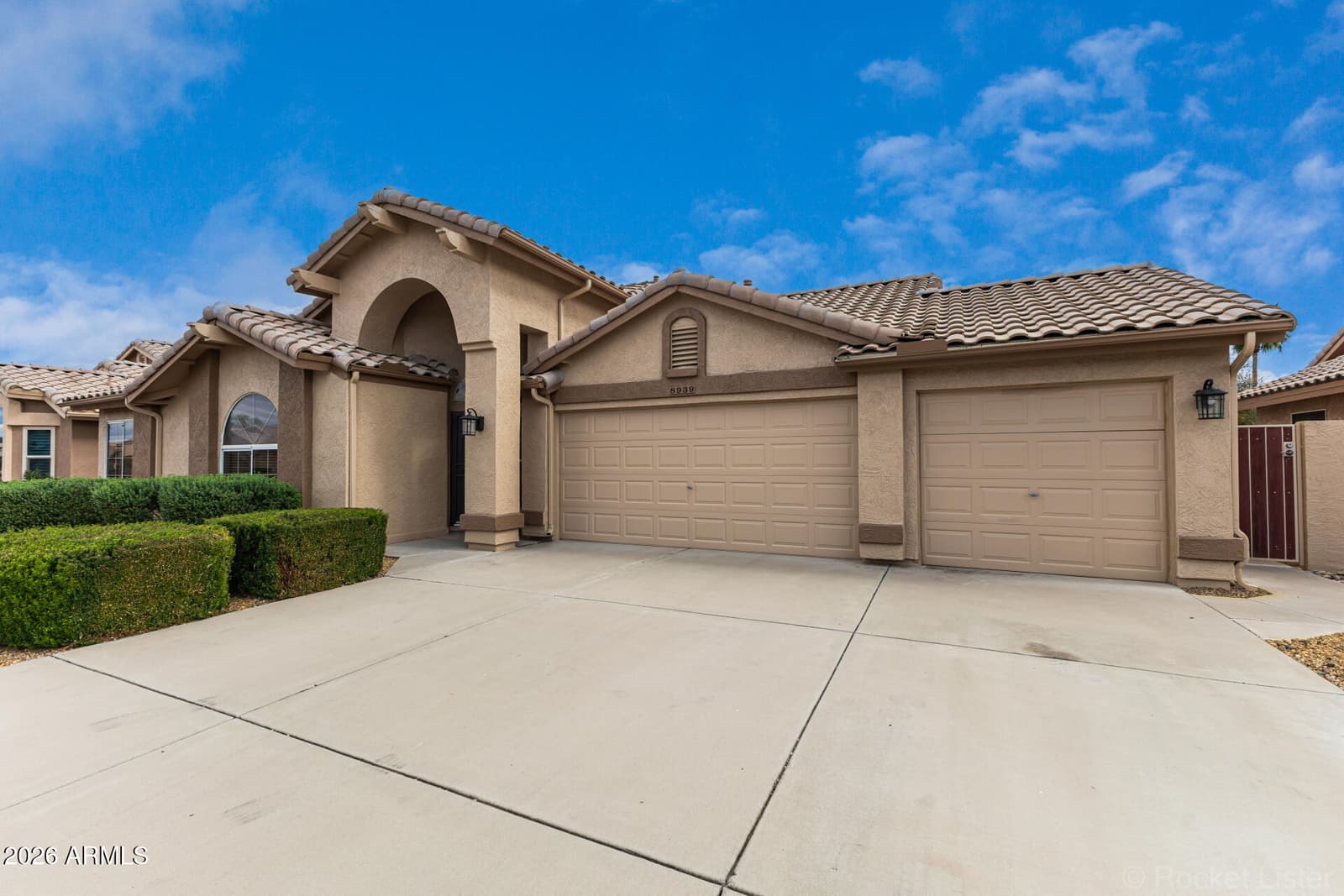 8939 W WESCOTT Drive, Peoria, AZ 85382 — photo 2 of 37