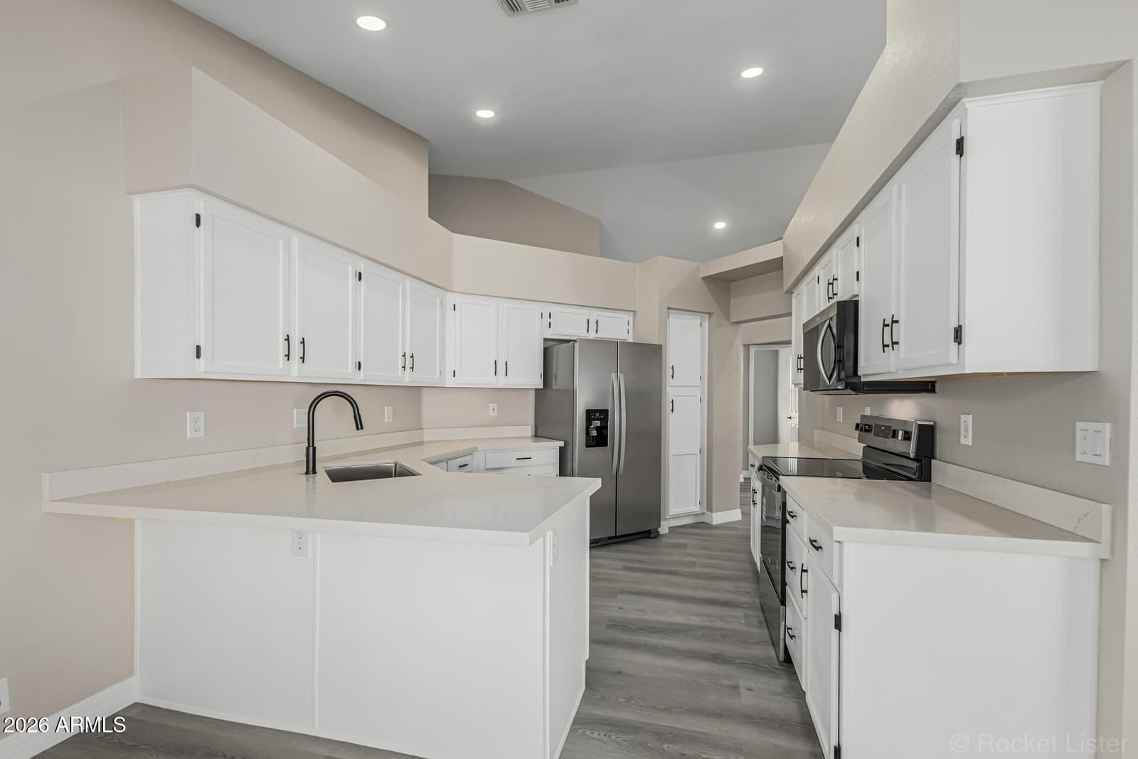 8939 W WESCOTT Drive, Peoria, AZ 85382 — photo 14 of 37