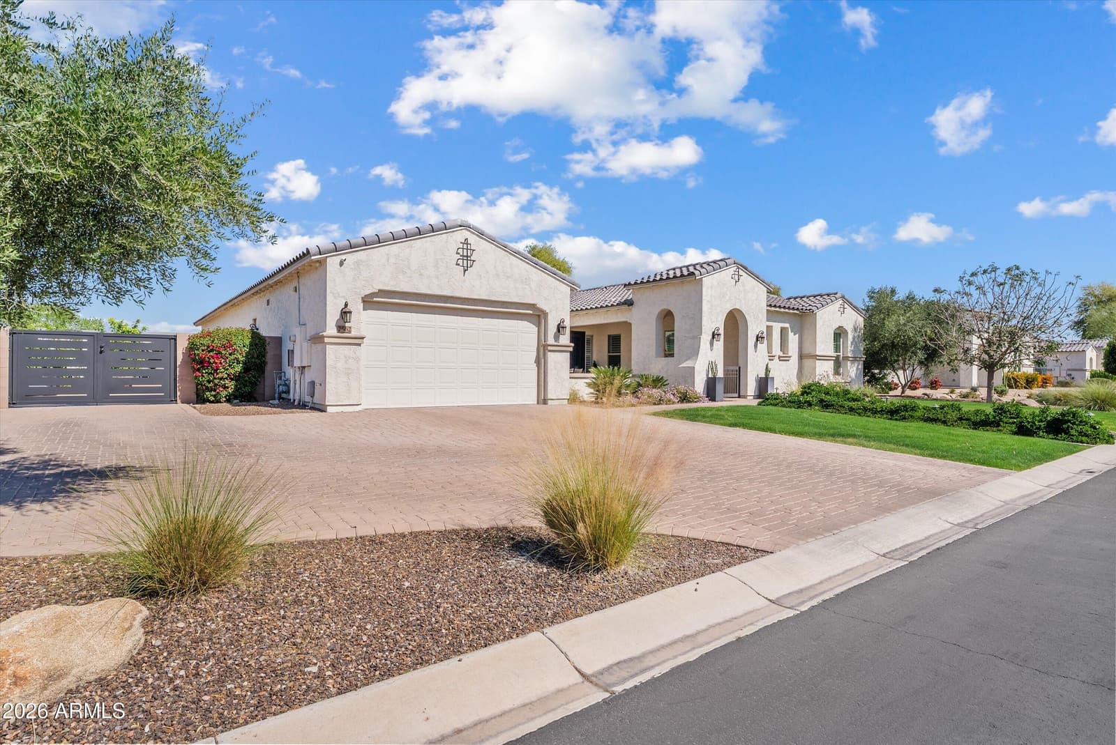 2562 E CLARK Drive, Gilbert, AZ 85297 — photo 6 of 42