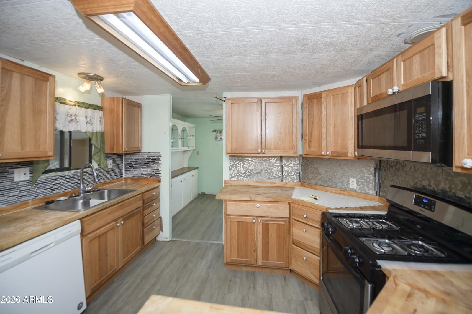 15633 S Red Rock Lane, Mayer, AZ 86333 — photo 11 of 38