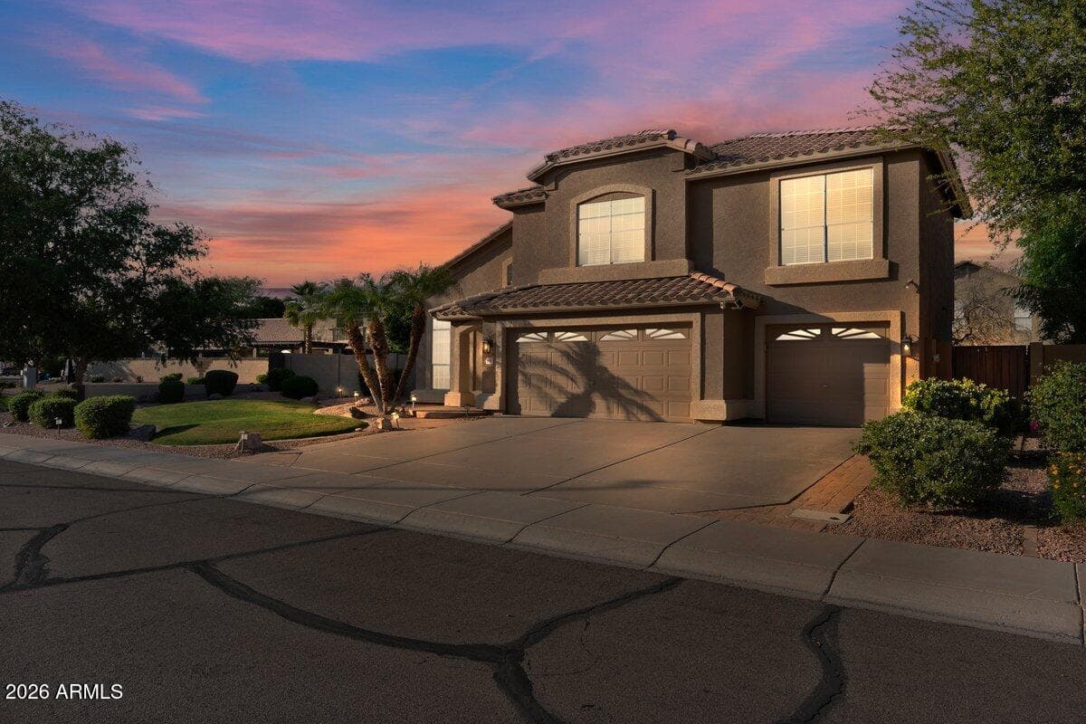 4658 E KELLY Drive, Gilbert, AZ 85234 — photo 3 of 39