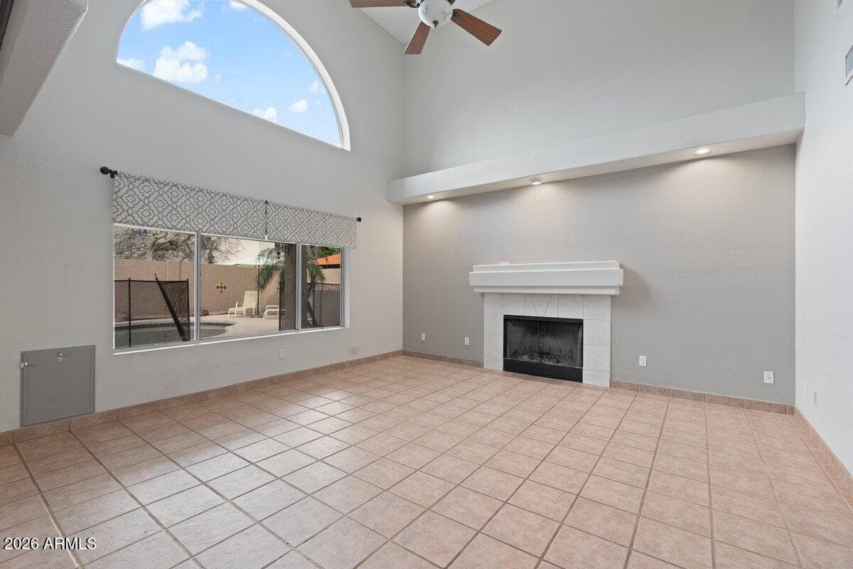 4658 E KELLY Drive, Gilbert, AZ 85234 — photo 10 of 39
