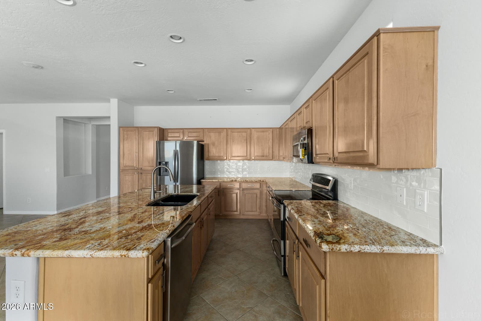 19437 N 110TH Avenue, Peoria, AZ 85373 — photo 10 of 32