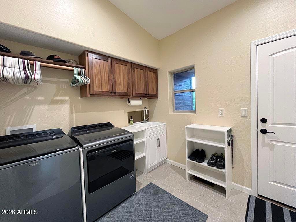 1300 W SIERRA BUENA Court, Show Low, AZ 85901 — photo 42 of 73