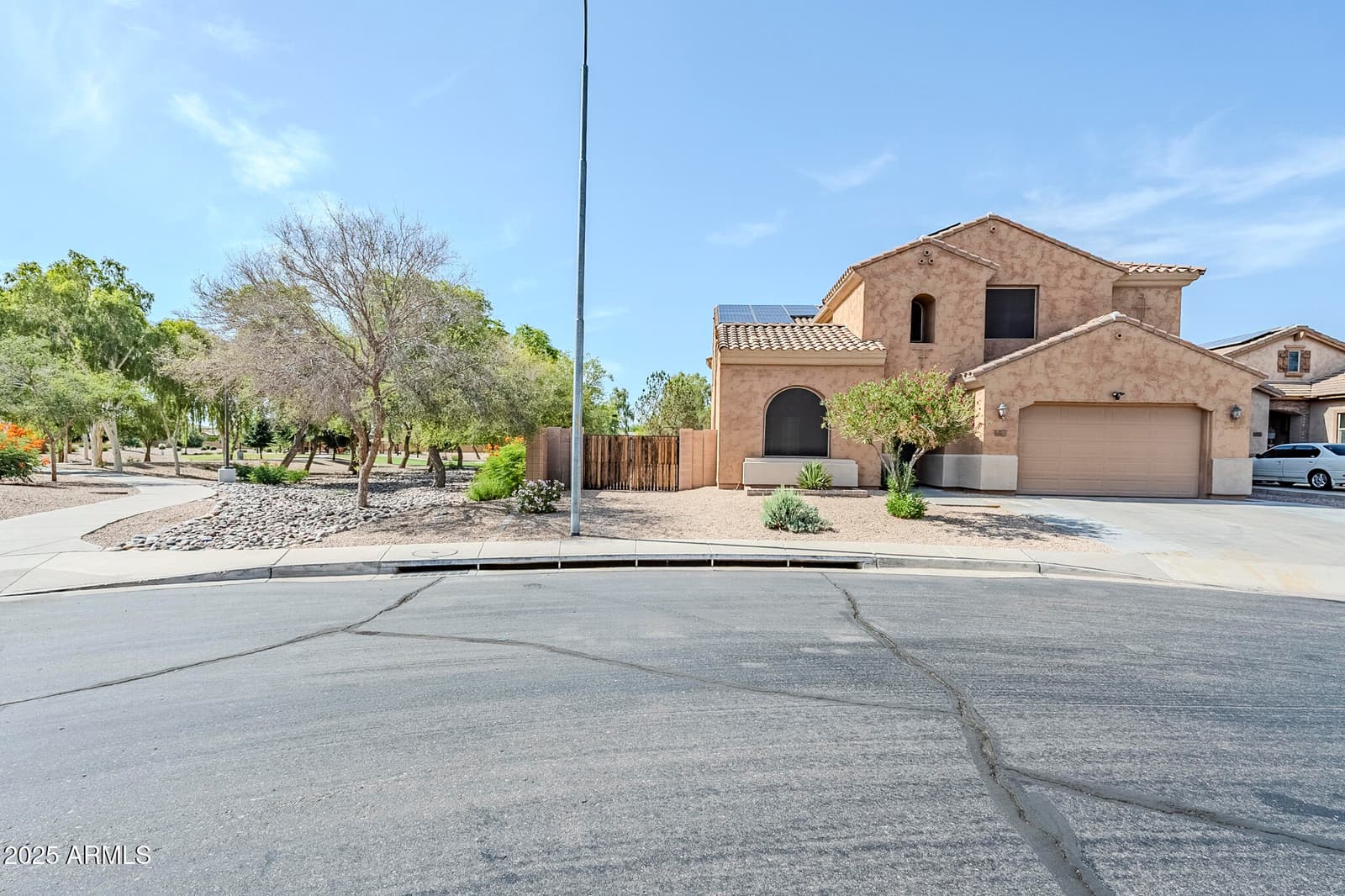 6922 S Black Hills Way, Chandler, AZ 85249 — photo 3 of 44