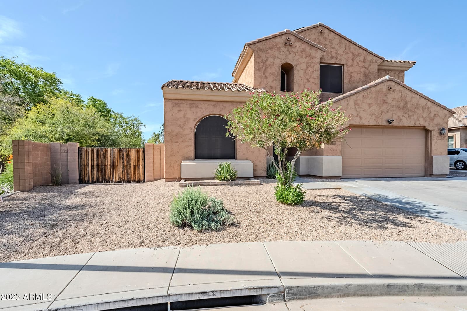 6922 S Black Hills Way, Chandler, AZ 85249 — photo 4 of 44